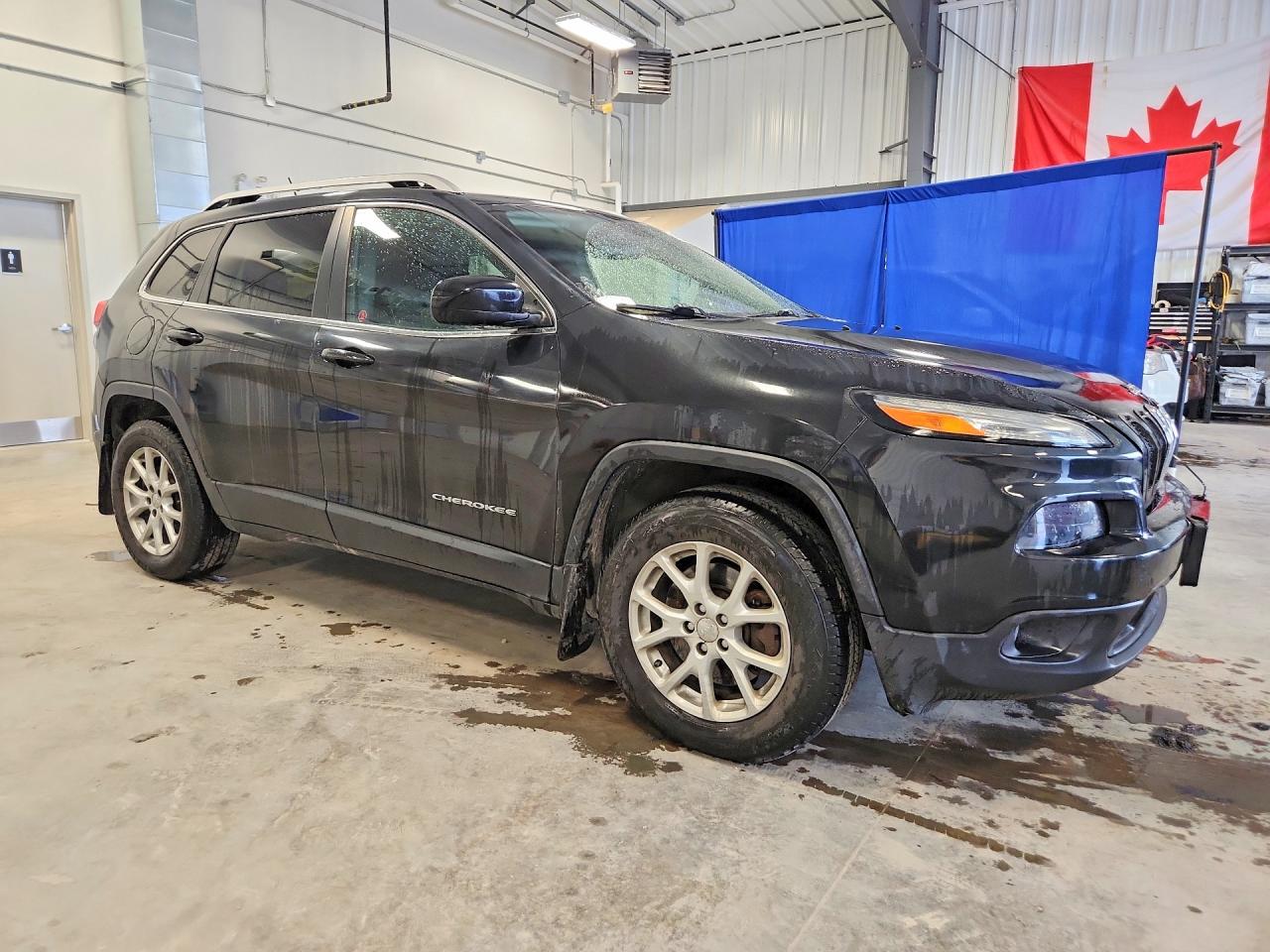 2014 Jeep Cherokee Latitude Black vin: 1C4PJMCB1EW120555