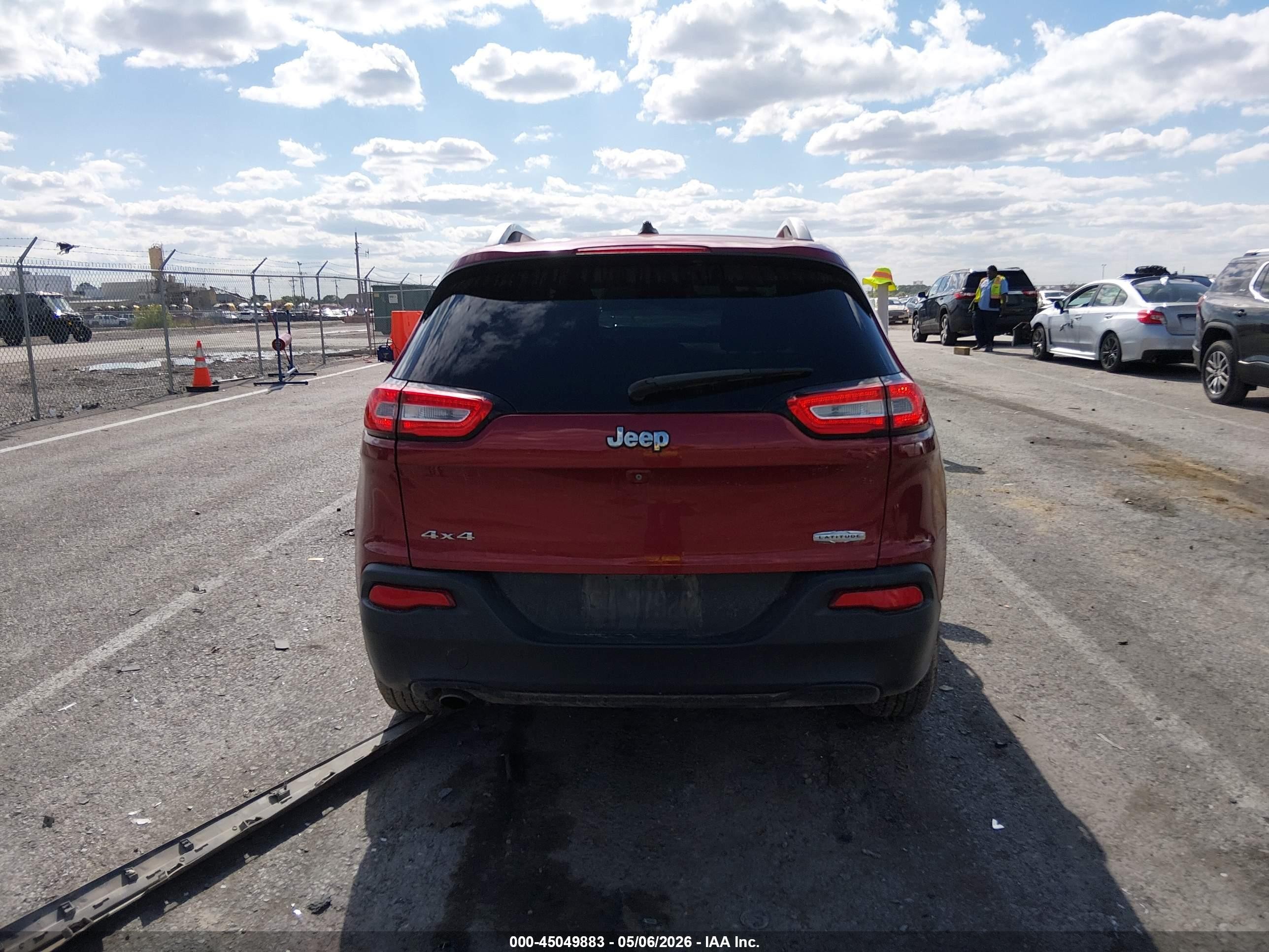 2014 Jeep Cherokee Latitude Red vin: 1C4PJMCB1EW175359