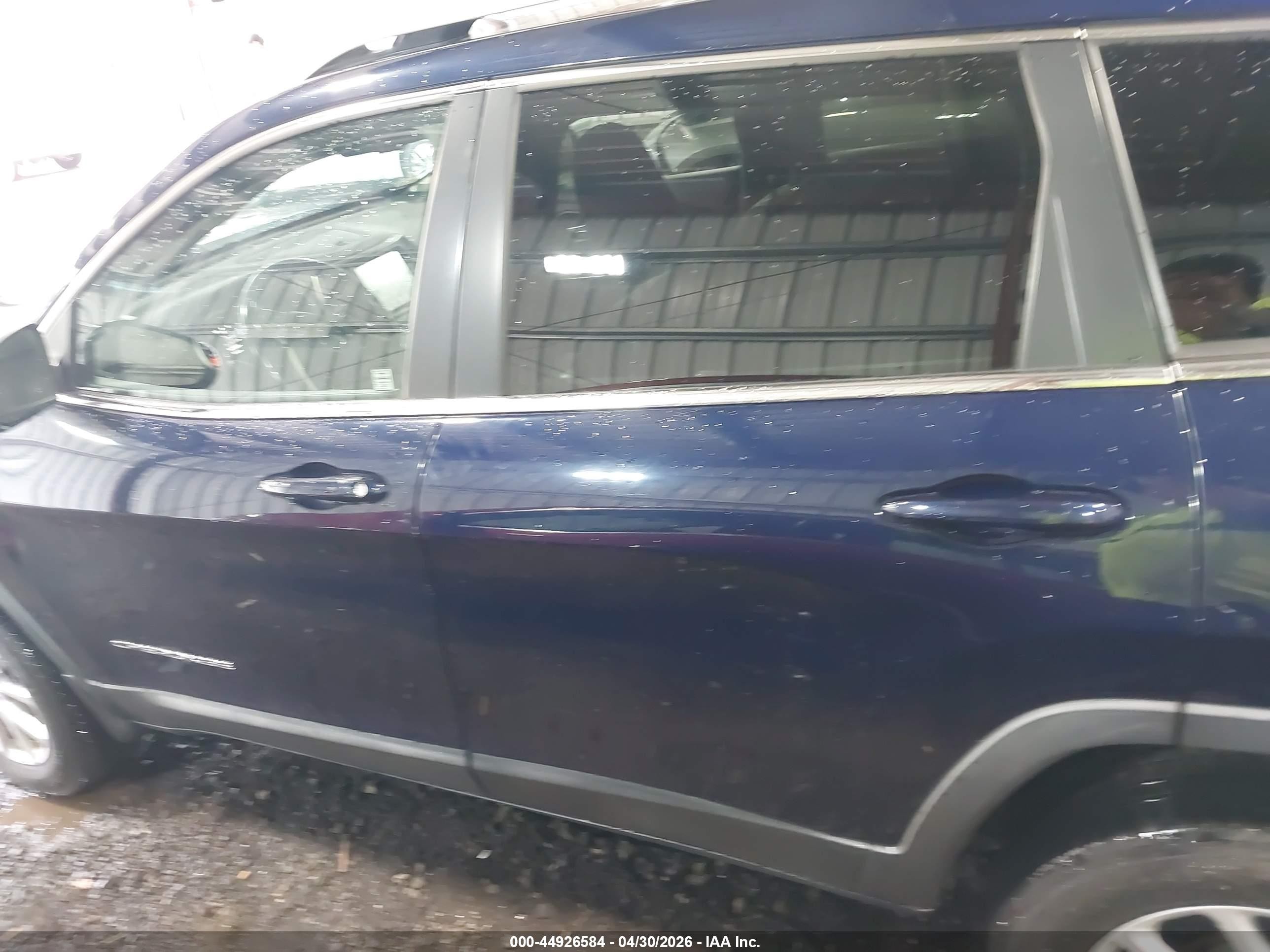 2014 Jeep Cherokee Latitude Blue vin: 1C4PJMCB1EW212054