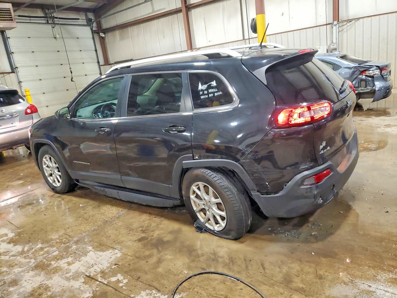 2015 Jeep Cherokee Latitude Black vin: 1C4PJMCB1FW511142