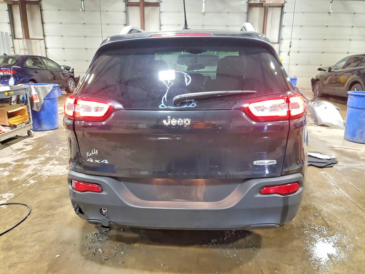 2015 Jeep Cherokee Latitude Black vin: 1C4PJMCB1FW511142