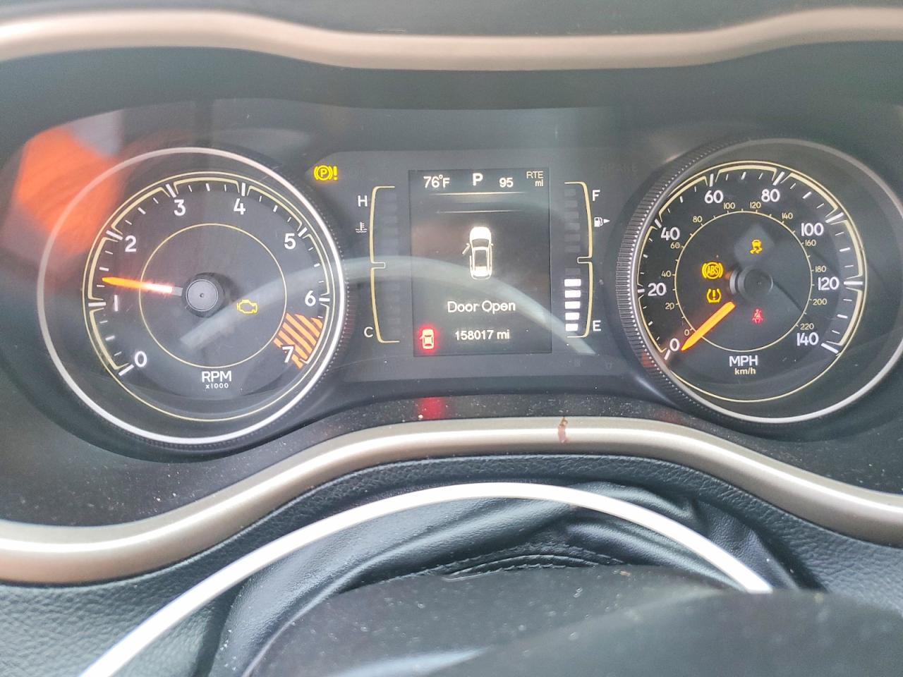 2015 Jeep Cherokee Latitude White vin: 1C4PJMCB1FW538874