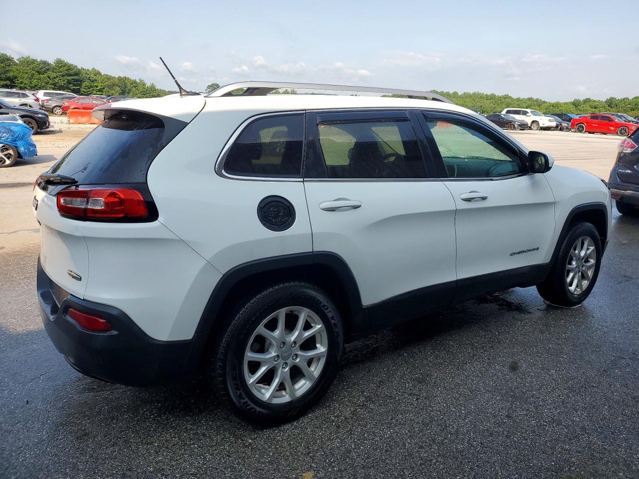 2015 Jeep Cherokee Latitude White vin: 1C4PJMCB1FW538874