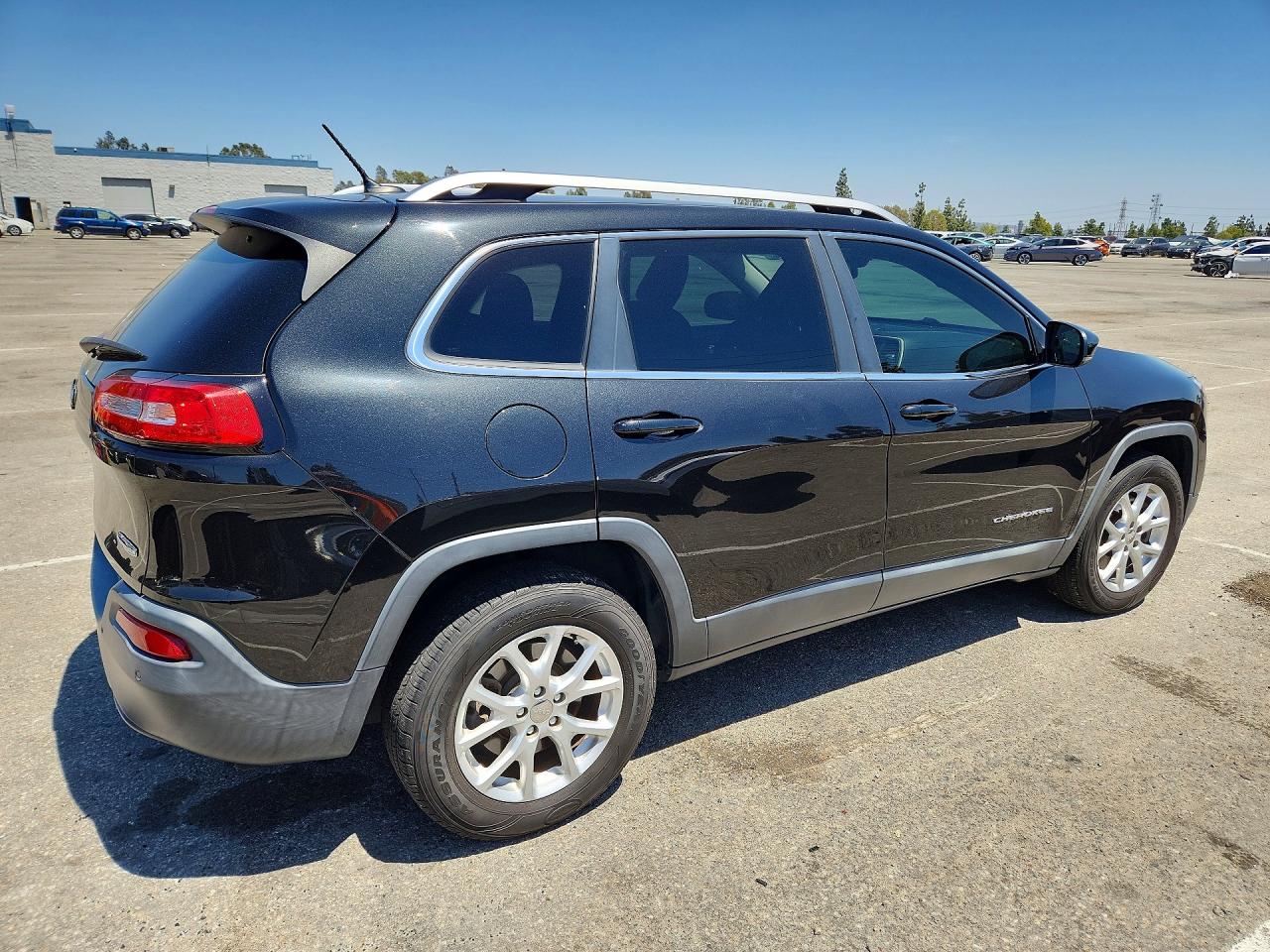 2015 Jeep Cherokee Latitude Black vin: 1C4PJMCB1FW544853