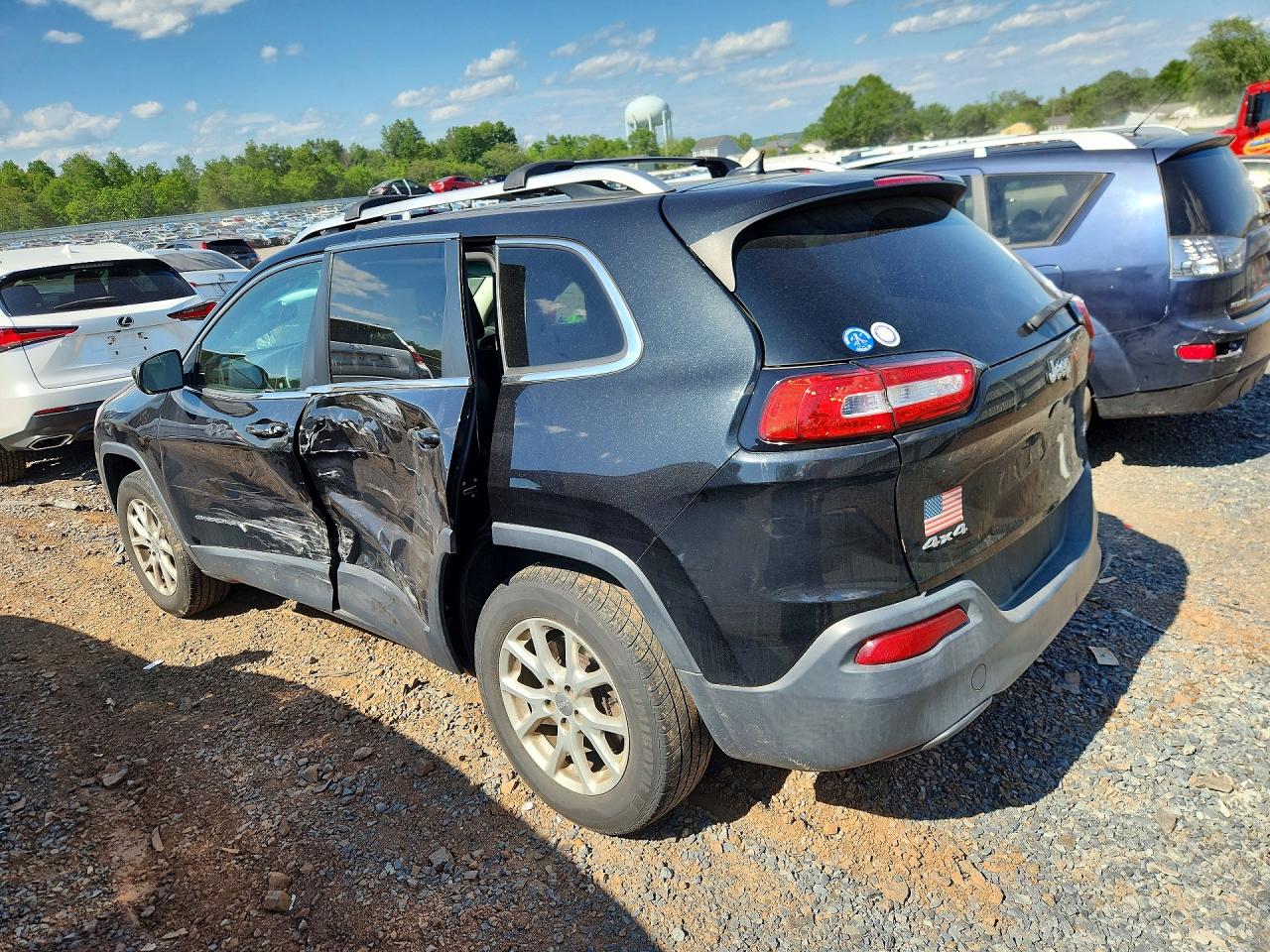 2015 Jeep Cherokee Latitude Black vin: 1C4PJMCB1FW589405