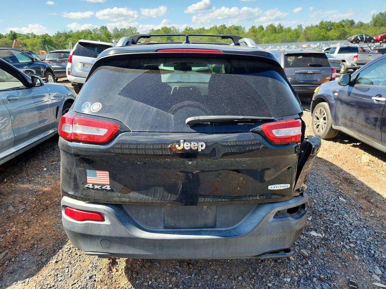 2015 Jeep Cherokee Latitude Black vin: 1C4PJMCB1FW589405