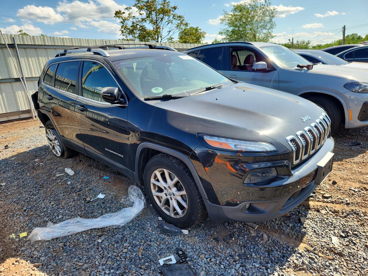 2015 Jeep Cherokee Latitude Black vin: 1C4PJMCB1FW589405