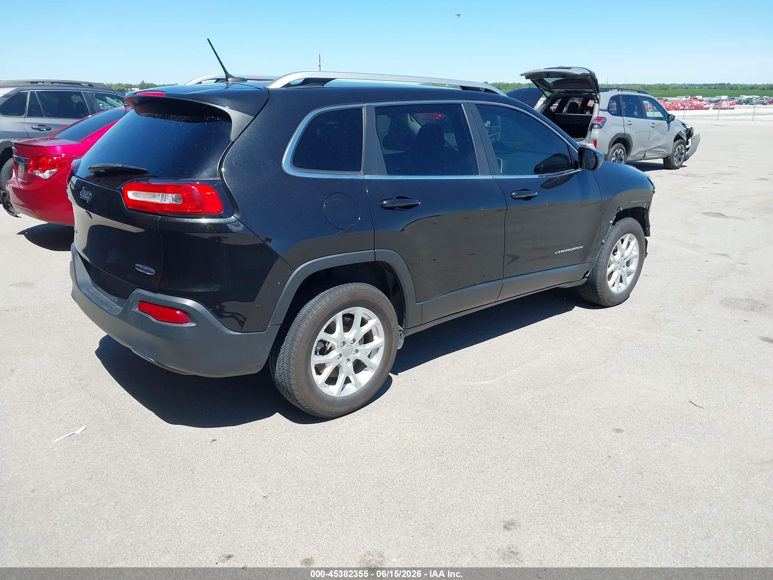 2015 Jeep Cherokee Latitude Black vin: 1C4PJMCB1FW649327