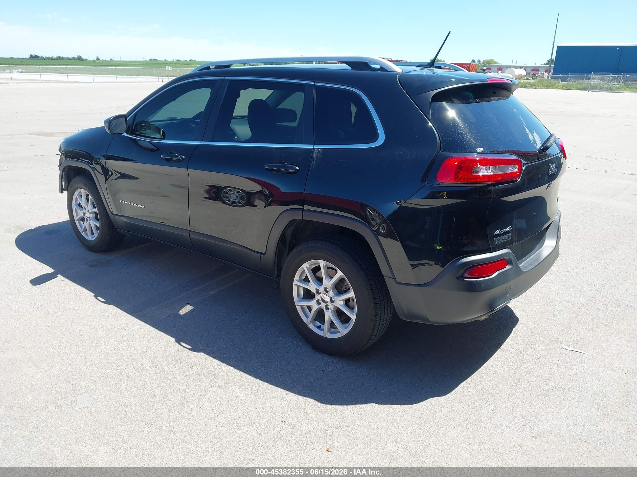 2015 Jeep Cherokee Latitude Black vin: 1C4PJMCB1FW649327