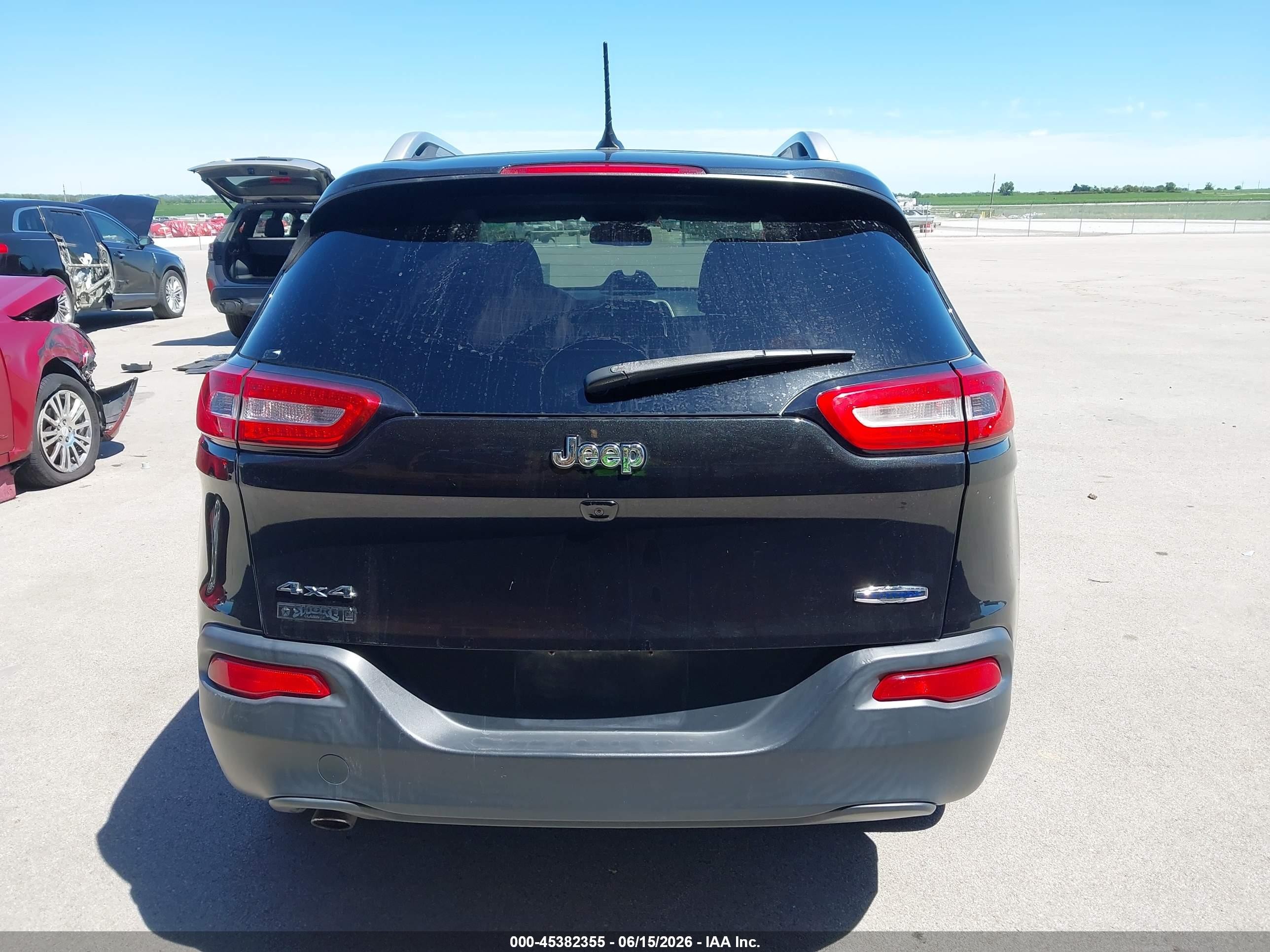 2015 Jeep Cherokee Latitude Black vin: 1C4PJMCB1FW649327