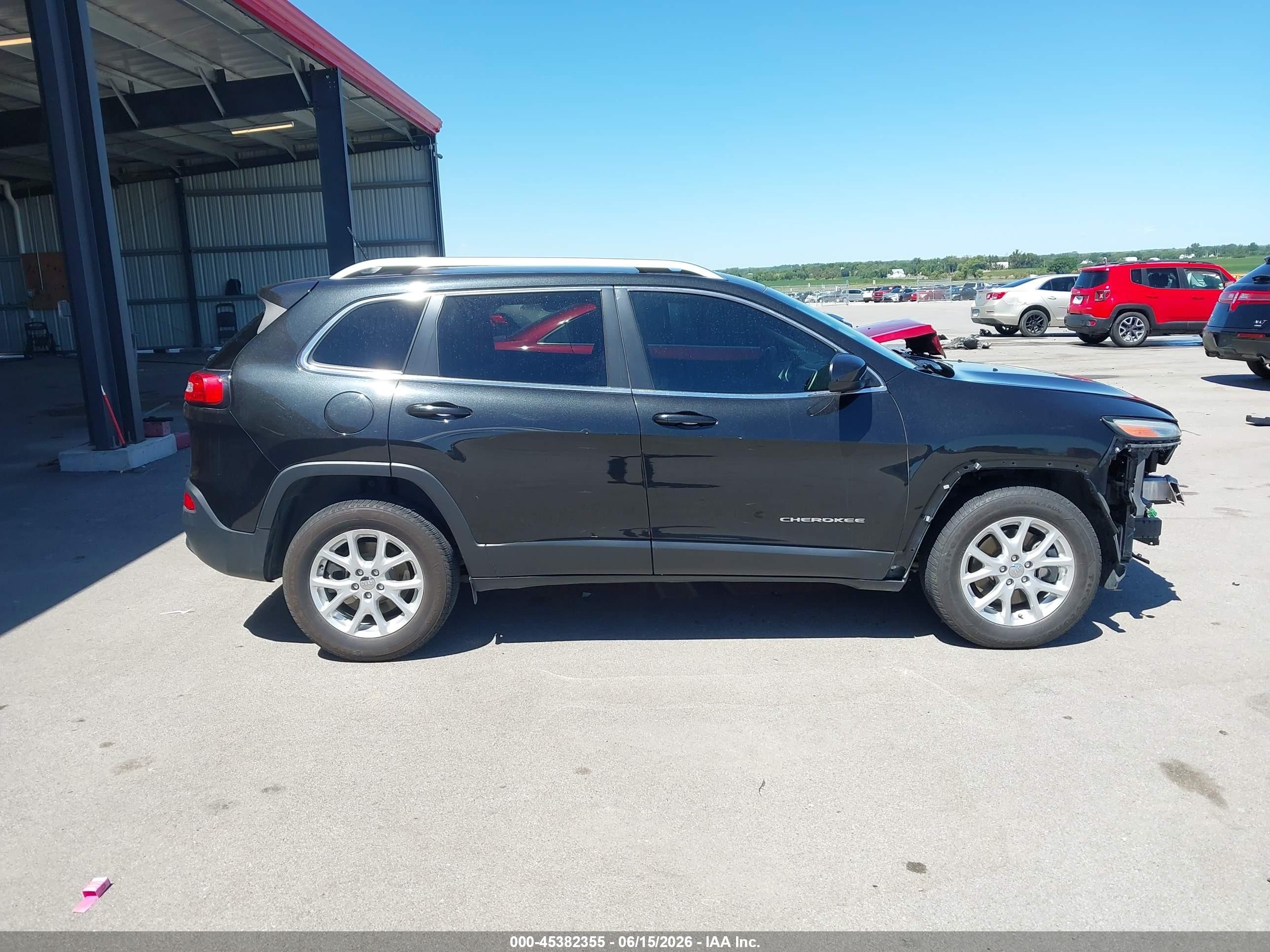 2015 Jeep Cherokee Latitude Black vin: 1C4PJMCB1FW649327