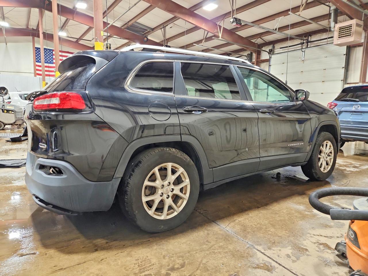 2015 Jeep Cherokee Latitude Black vin: 1C4PJMCB1FW665706