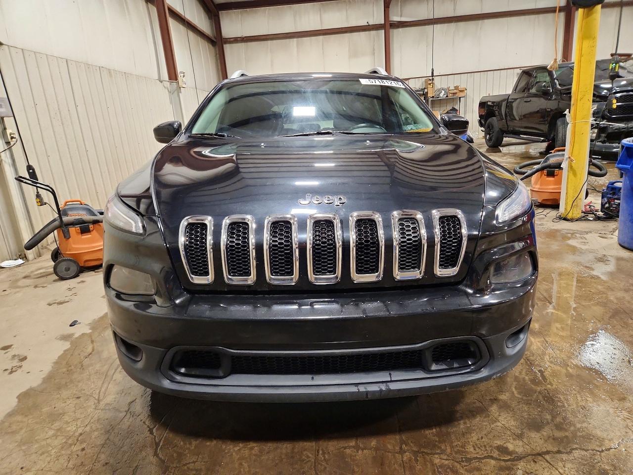 2015 Jeep Cherokee Latitude Black vin: 1C4PJMCB1FW665706