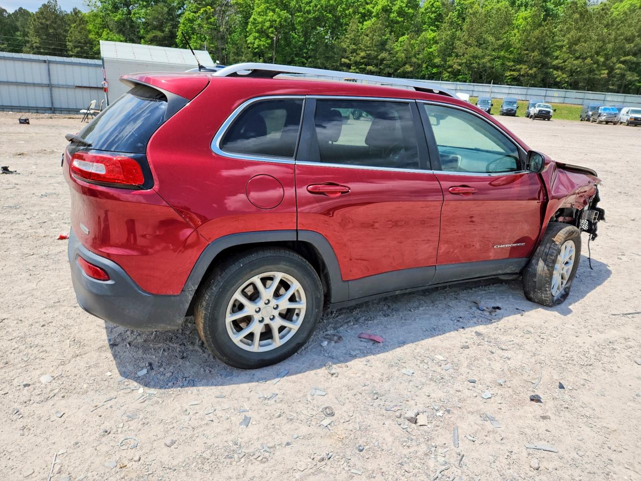 2015 Jeep Cherokee Latitude Red vin: 1C4PJMCB1FW674728