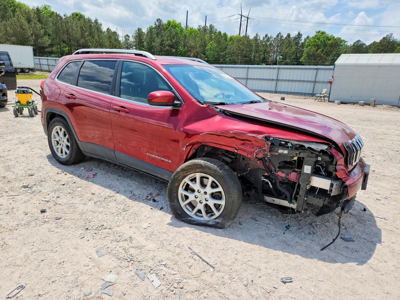 2015 Jeep Cherokee Latitude Red vin: 1C4PJMCB1FW674728