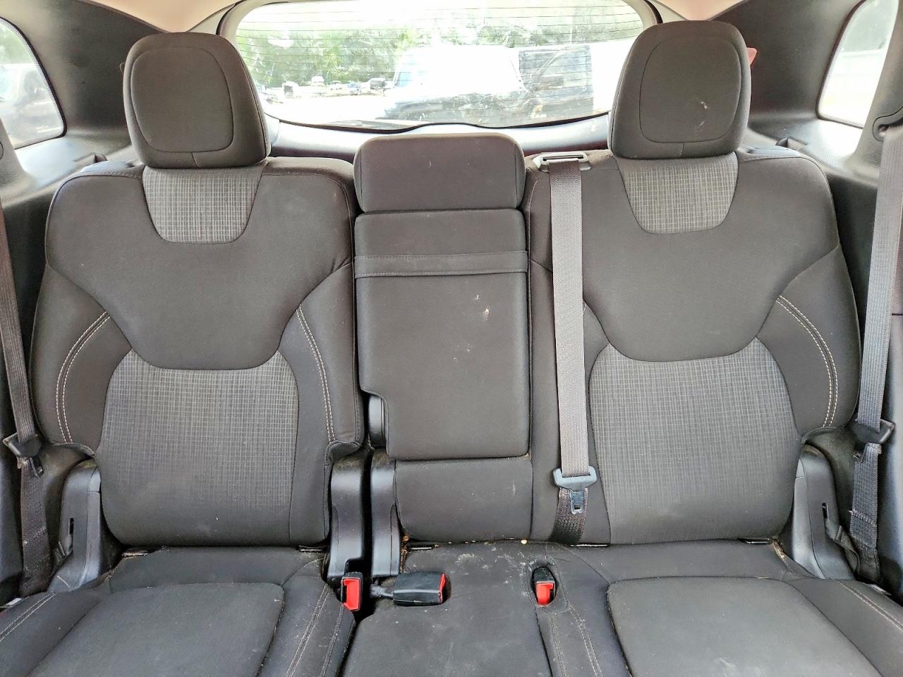2015 Jeep Cherokee Latitude Red vin: 1C4PJMCB1FW674728