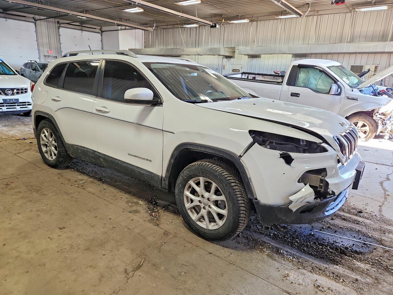 2015 Jeep Cherokee Latitude White vin: 1C4PJMCB1FW691545