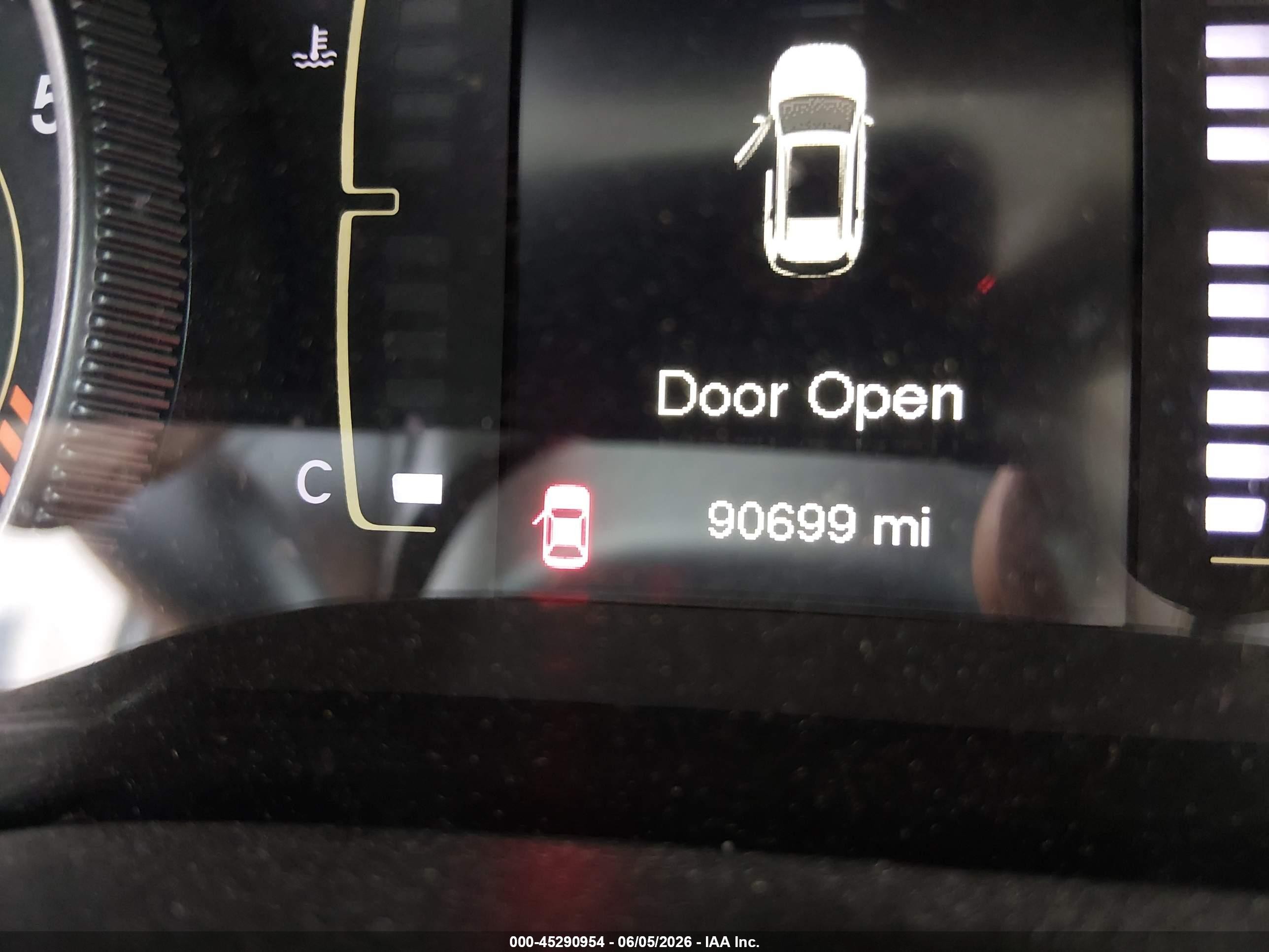 2015 Jeep Cherokee Latitude Silver vin: 1C4PJMCB1FW702706
