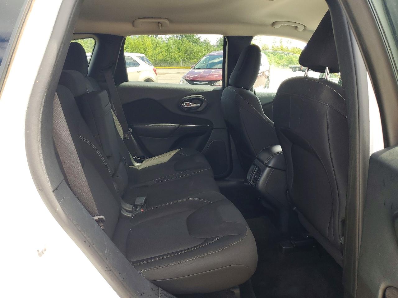 2015 Jeep Cherokee Latitude Белый vin: 1C4PJMCB1FW772299