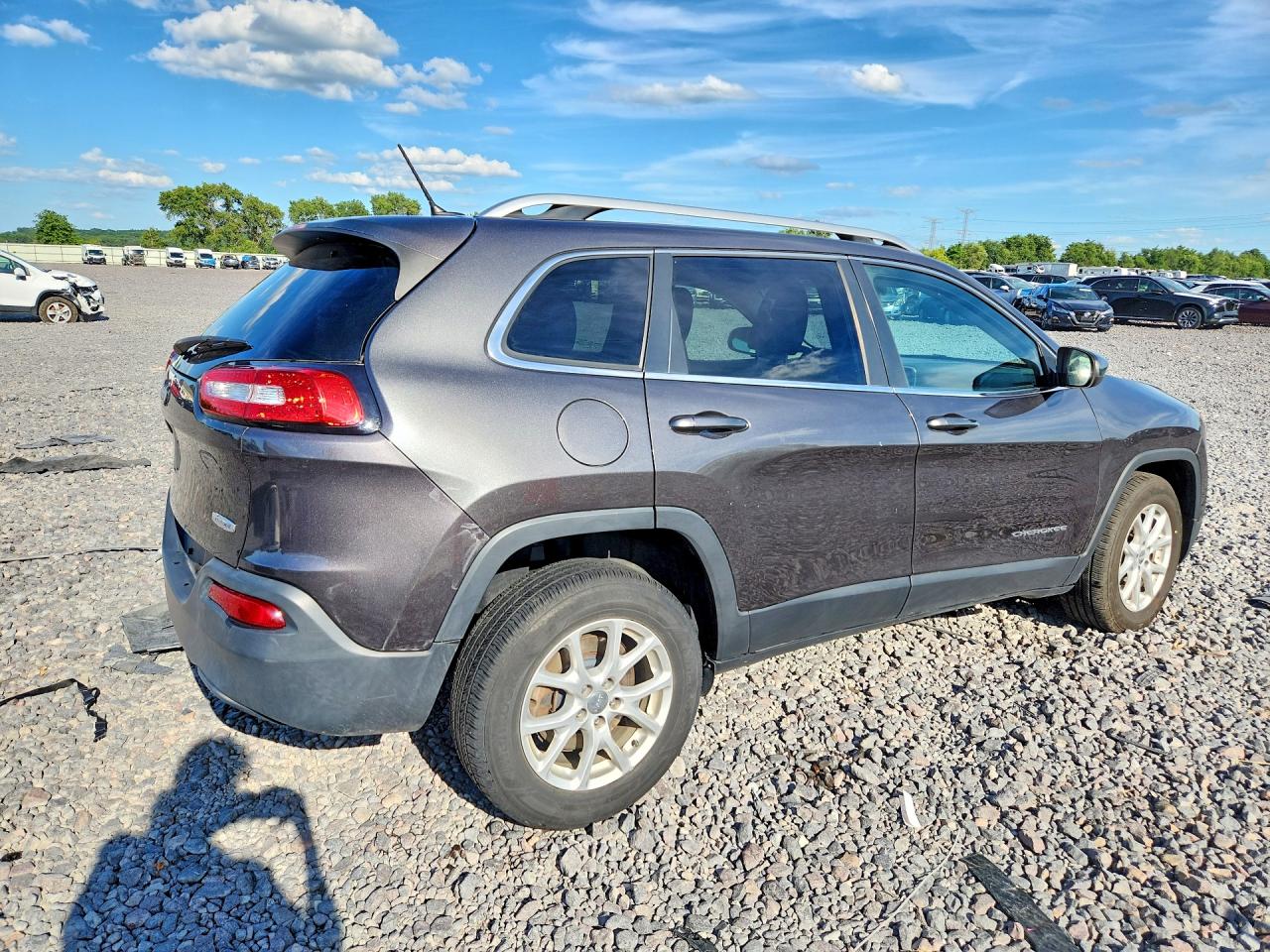 2015 Jeep Cherokee Latitude Gray vin: 1C4PJMCB1FW789801
