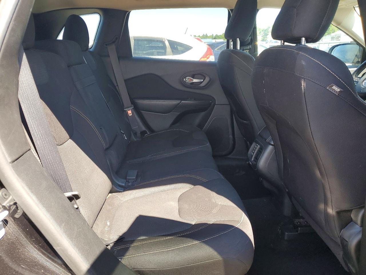 2015 Jeep Cherokee Latitude Black vin: 1C4PJMCB1FW793122