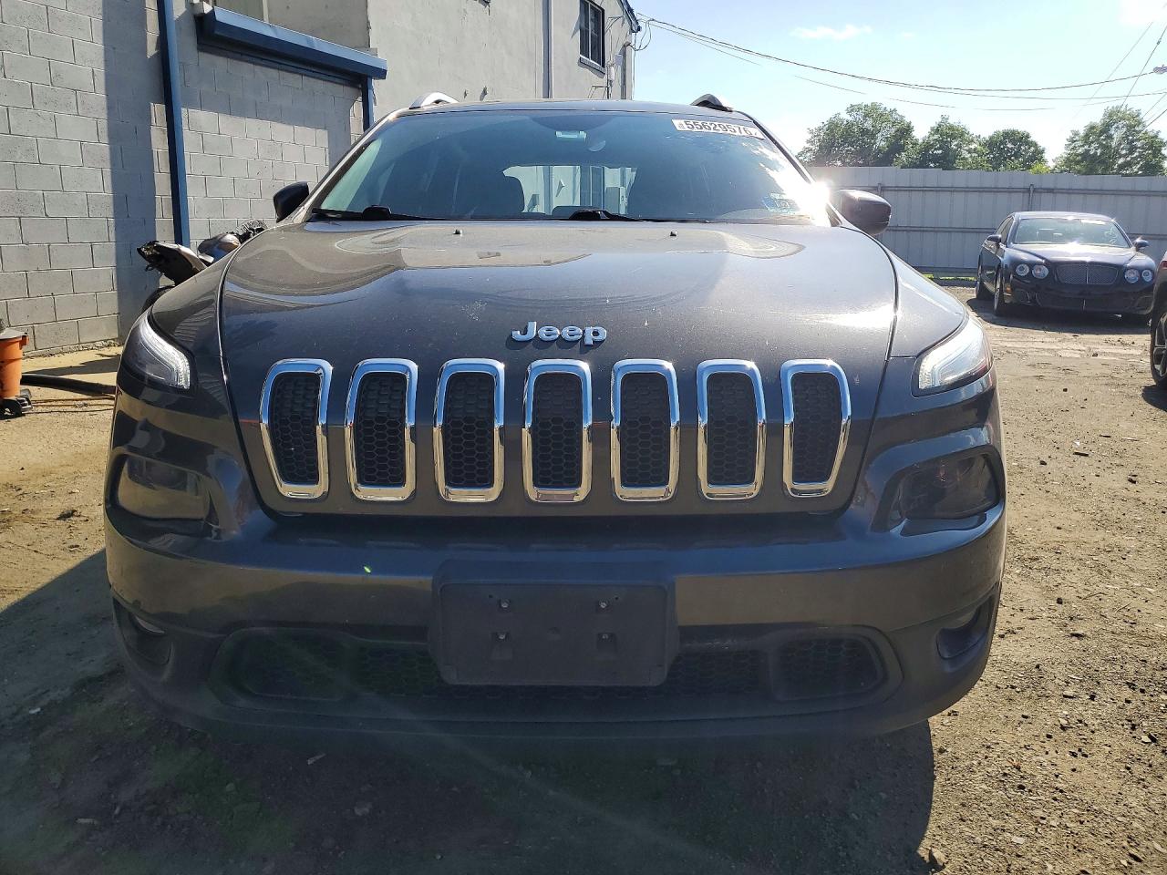 2016 Jeep Cherokee Latitude Gray vin: 1C4PJMCB1GW269129