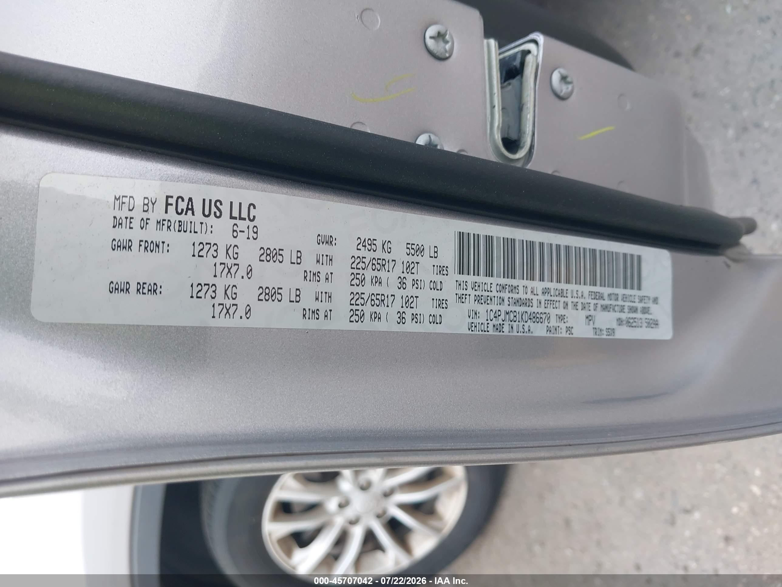 2019 Jeep Cherokee Latitude 4x4 Silver vin: 1C4PJMCB1KD486670