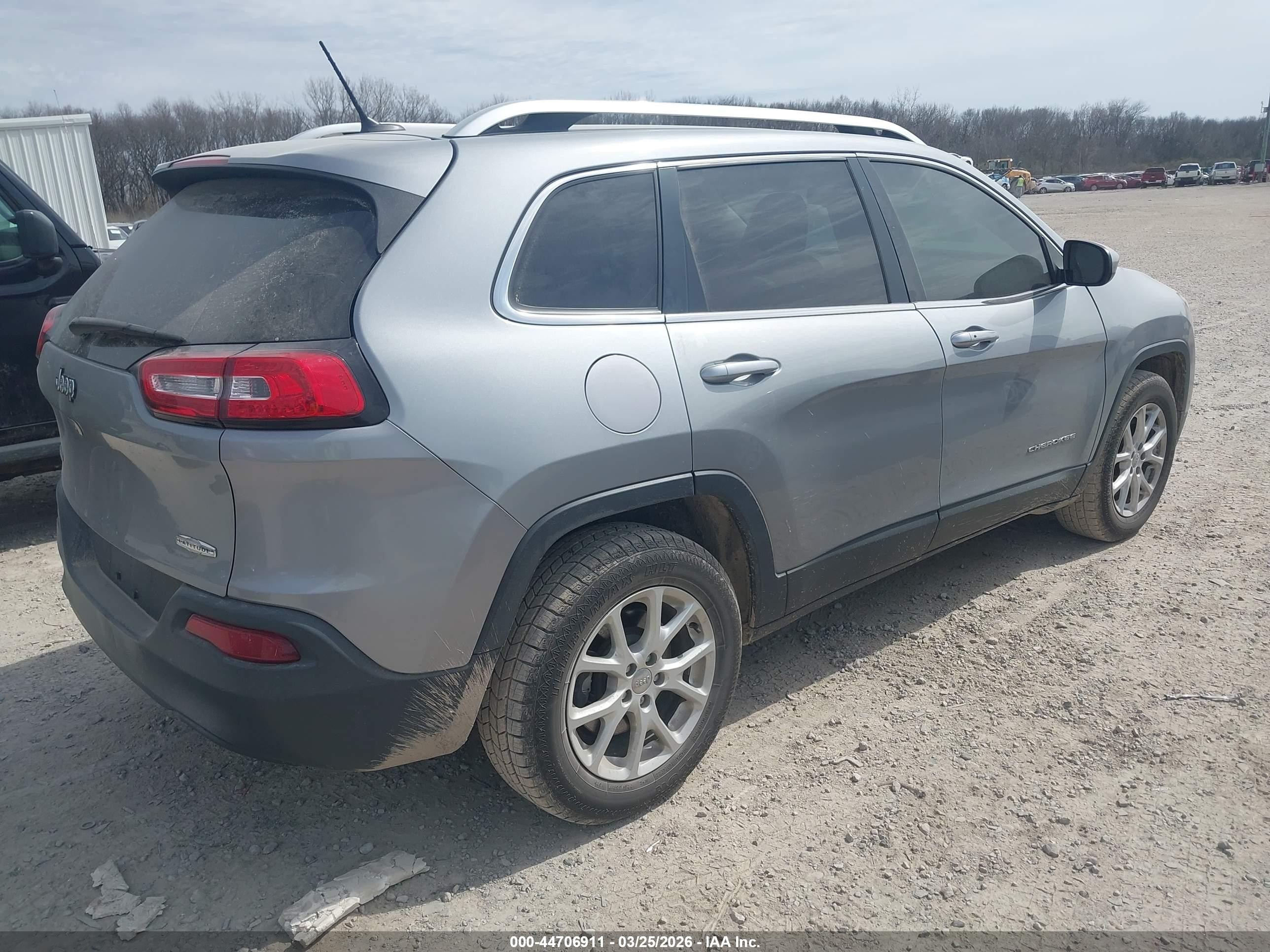 2014 Jeep Cherokee Latitude Gray vin: 1C4PJMCB2EW198245