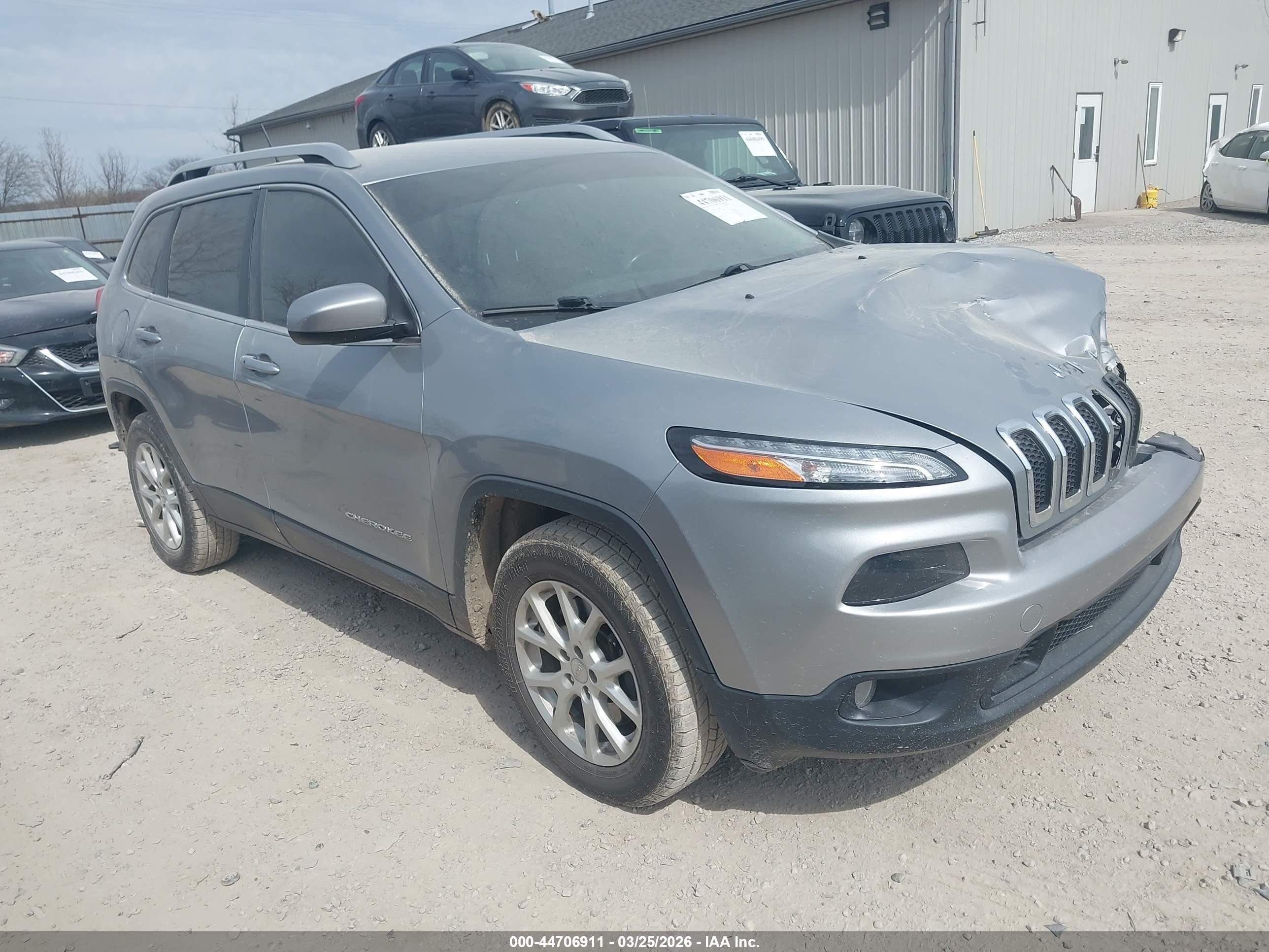 2014 Jeep Cherokee Latitude Gray vin: 1C4PJMCB2EW198245
