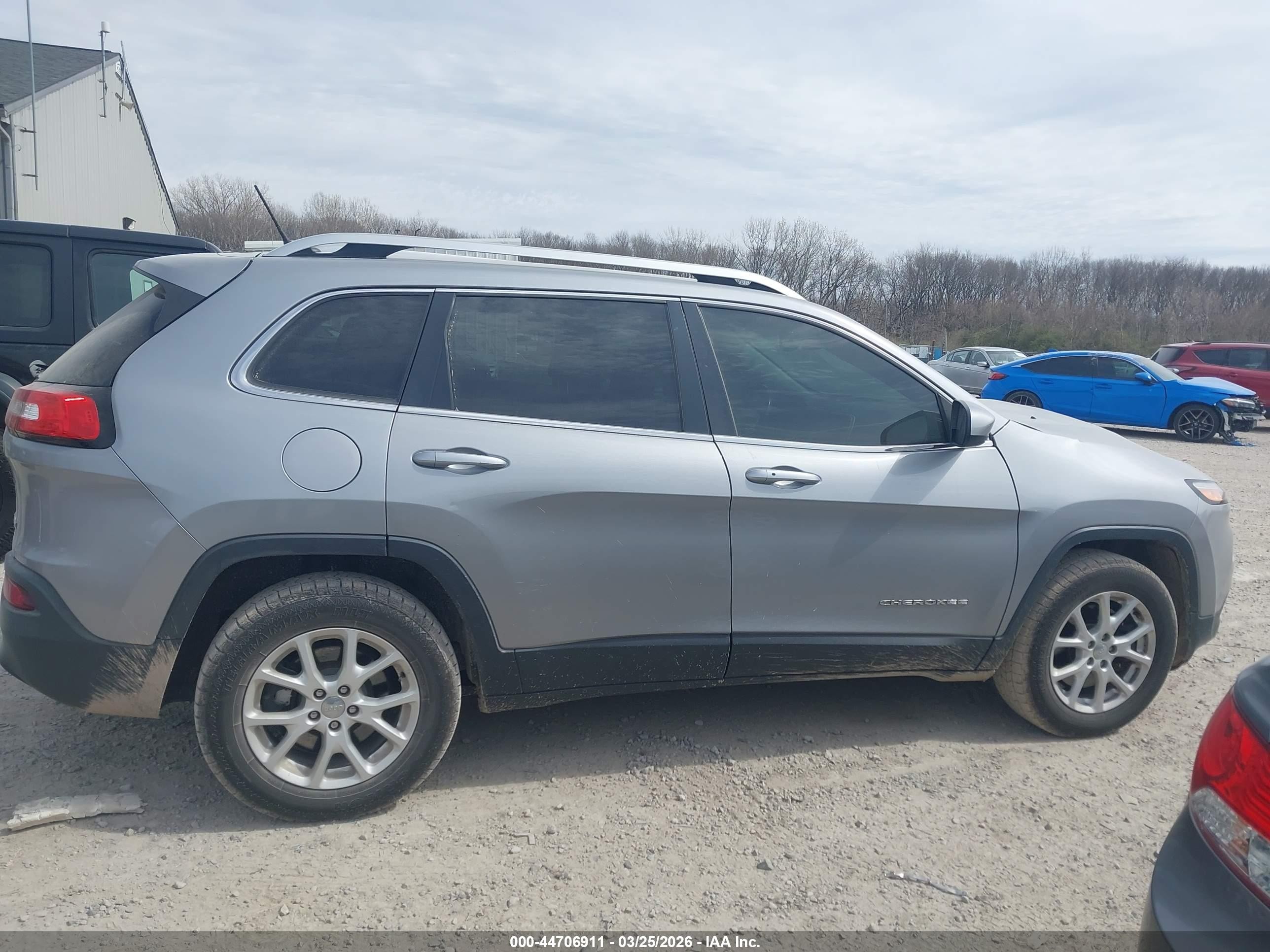 2014 Jeep Cherokee Latitude Gray vin: 1C4PJMCB2EW198245