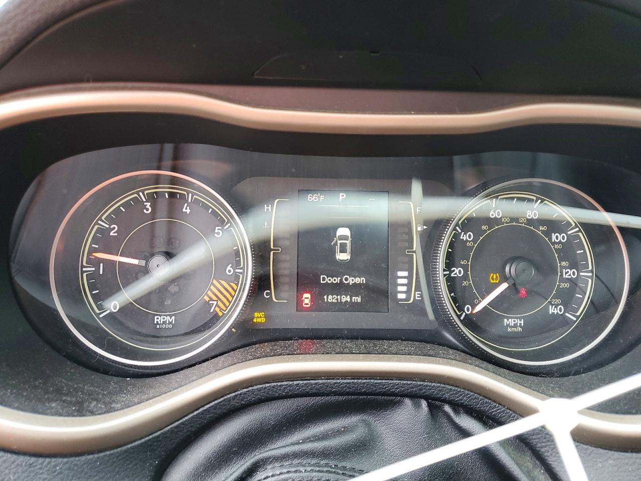 2014 Jeep Cherokee Latitude Серый vin: 1C4PJMCB2EW301034
