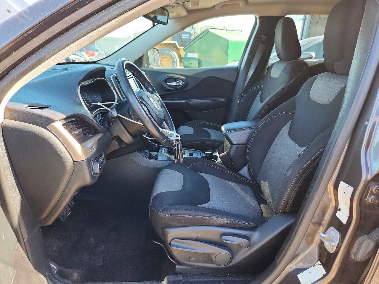2014 Jeep Cherokee Latitude Угольный vin: 1C4PJMCB2EW303267