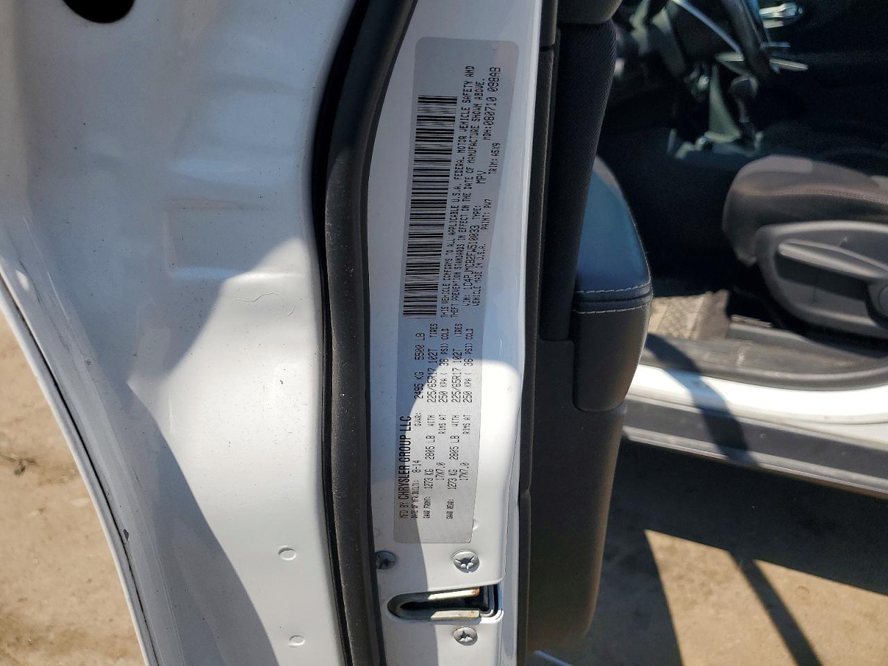 2015 Jeep Cherokee Latitude White vin: 1C4PJMCB2FW510033
