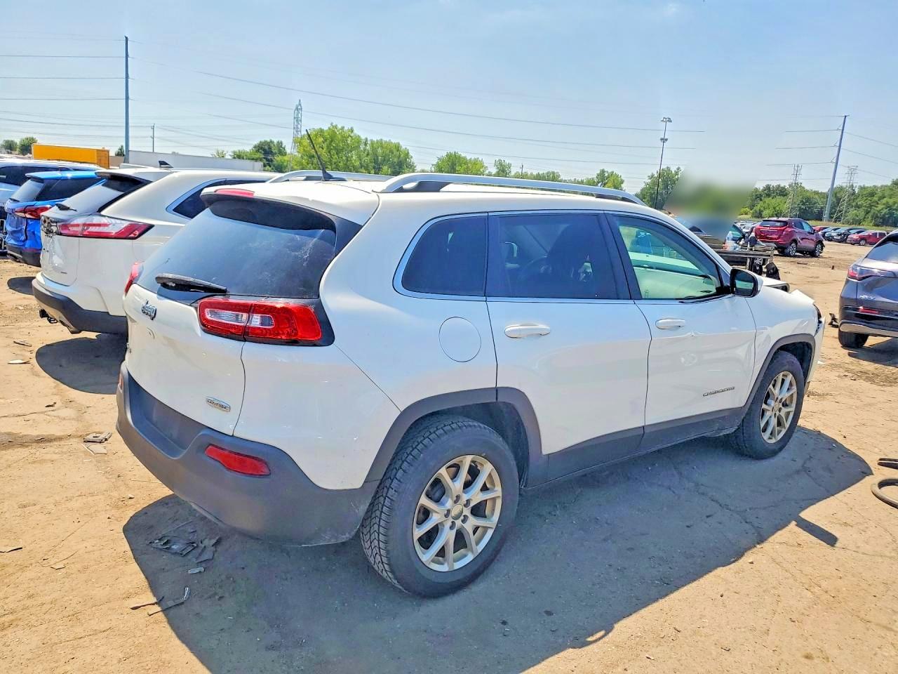 2015 Jeep Cherokee Latitude White vin: 1C4PJMCB2FW510033