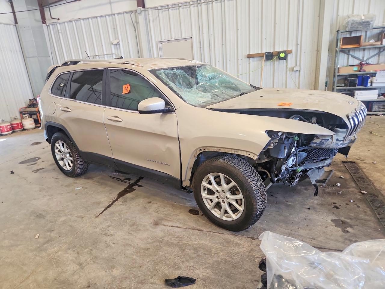 2015 Jeep Cherokee Latitude Tan vin: 1C4PJMCB2FW535109
