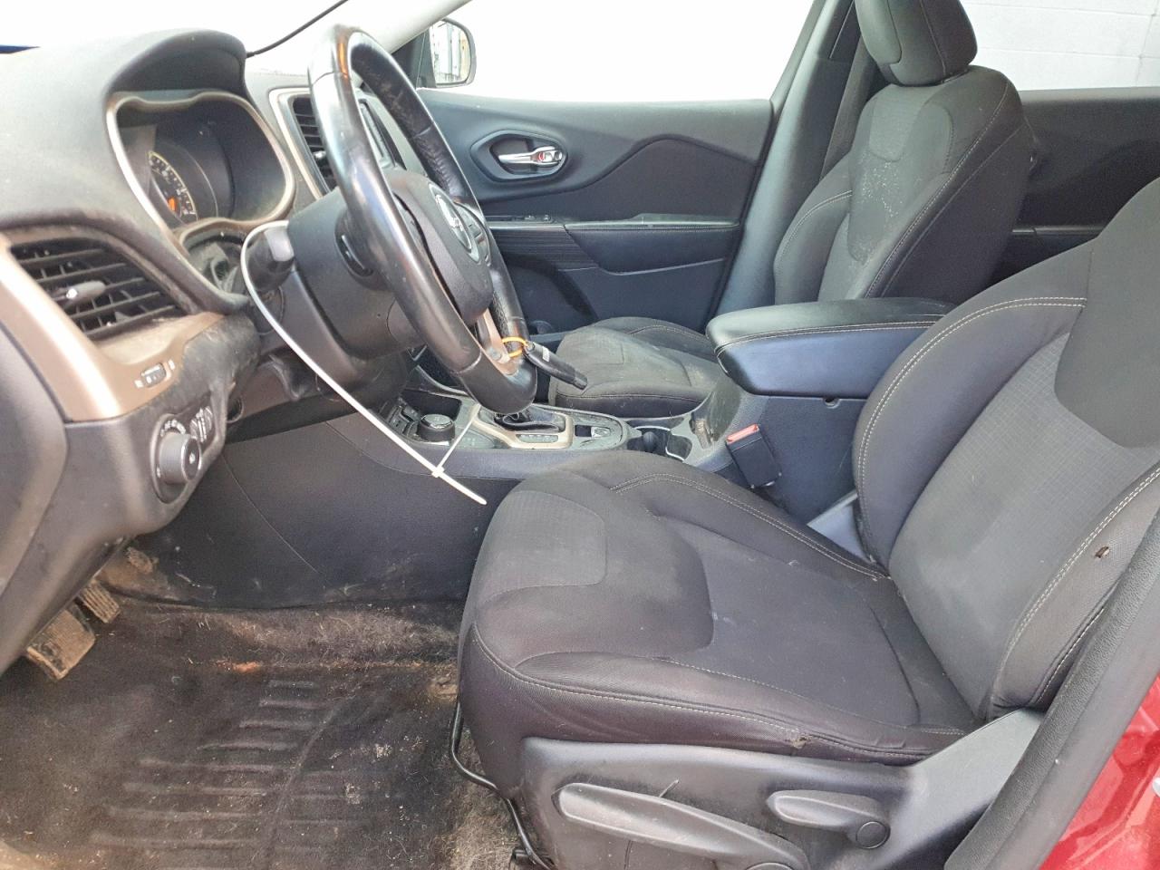 2015 Jeep Cherokee Latitude Красный vin: 1C4PJMCB2FW543744