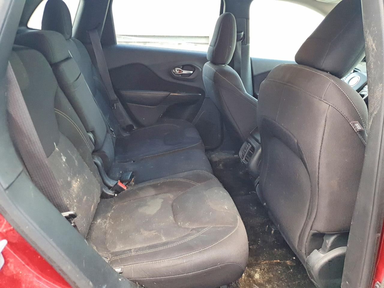2015 Jeep Cherokee Latitude Красный vin: 1C4PJMCB2FW543744