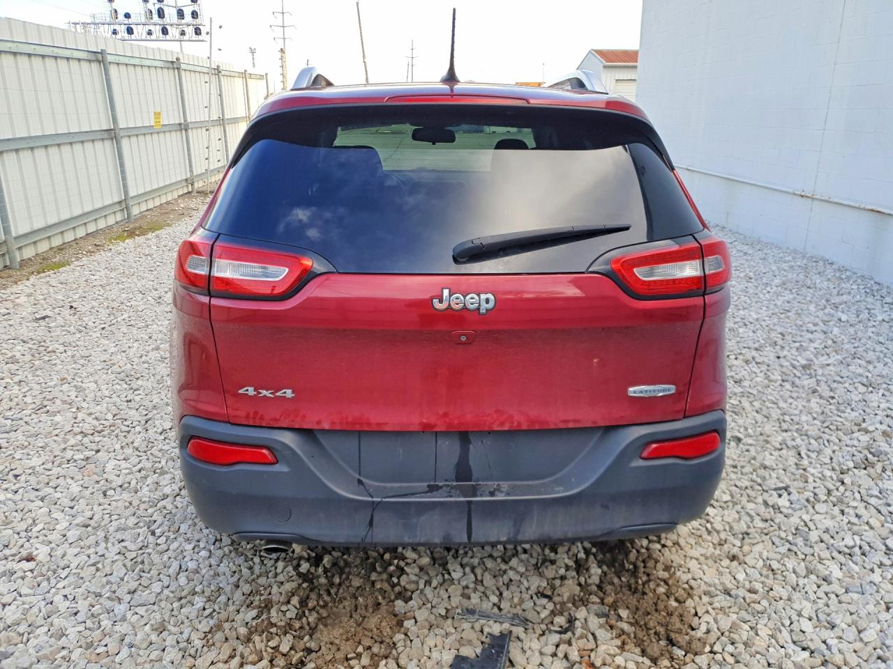 2015 Jeep Cherokee Latitude Красный vin: 1C4PJMCB2FW543744