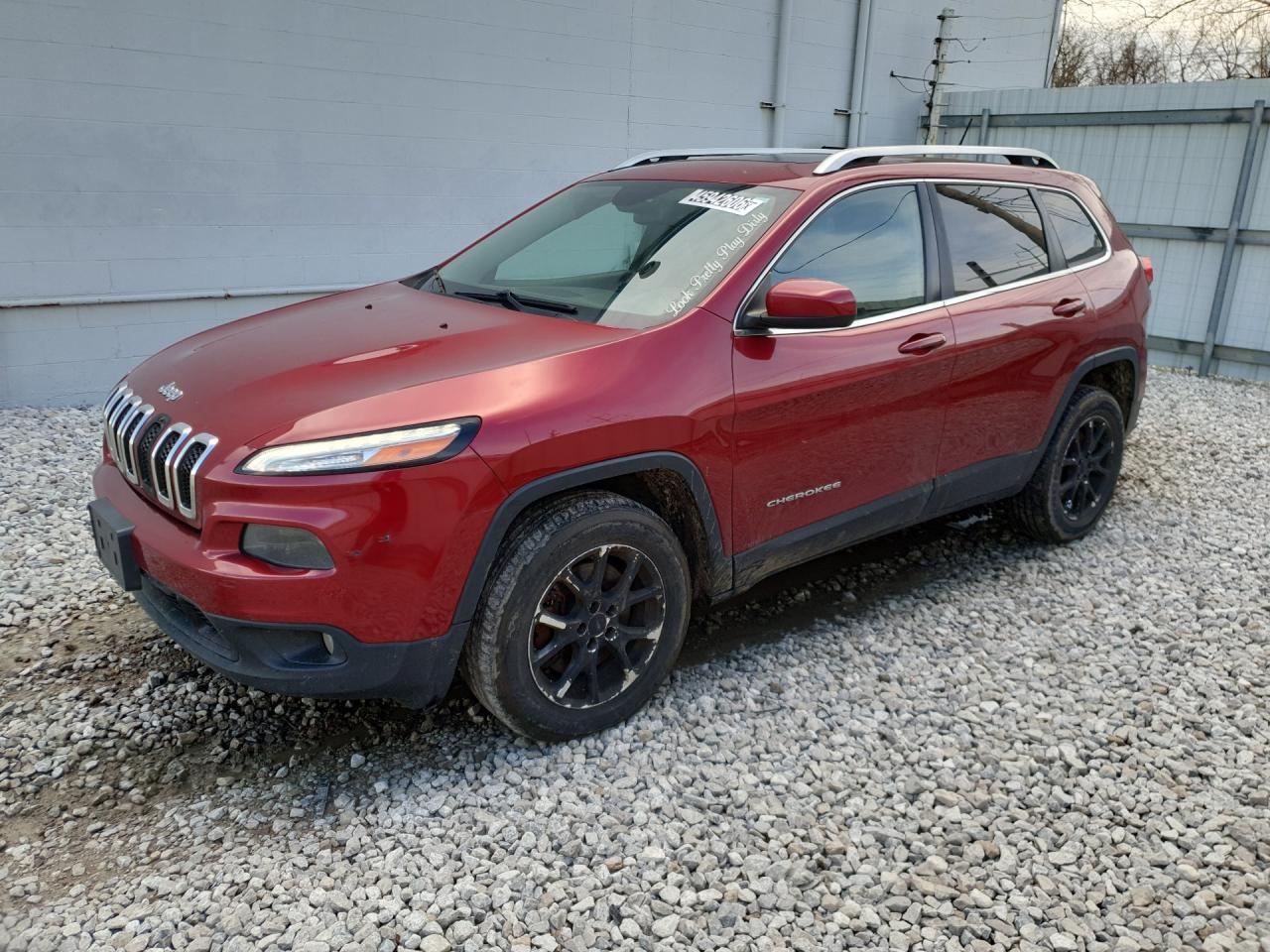 2015 Jeep Cherokee Latitude Красный vin: 1C4PJMCB2FW543744 Damage: Front Bumper, Heavy Scratch, 6 To 7 Inches