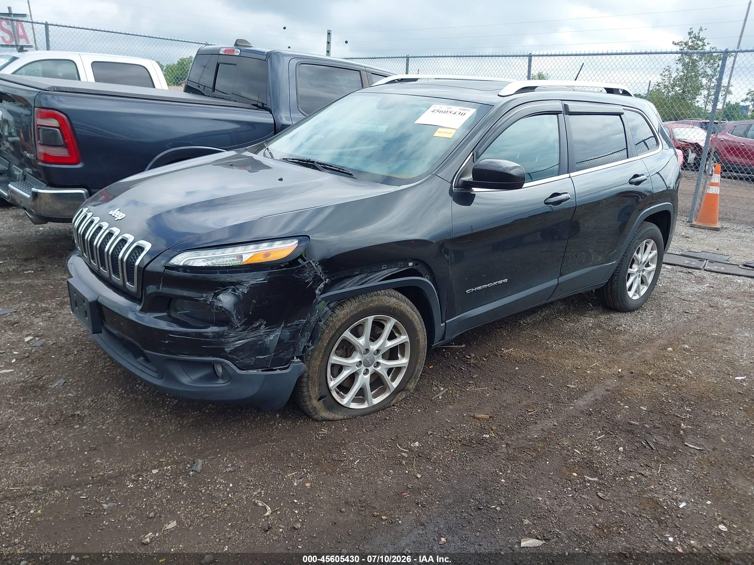 2015 Jeep Cherokee Latitude Черный vin: 1C4PJMCB2FW558681
