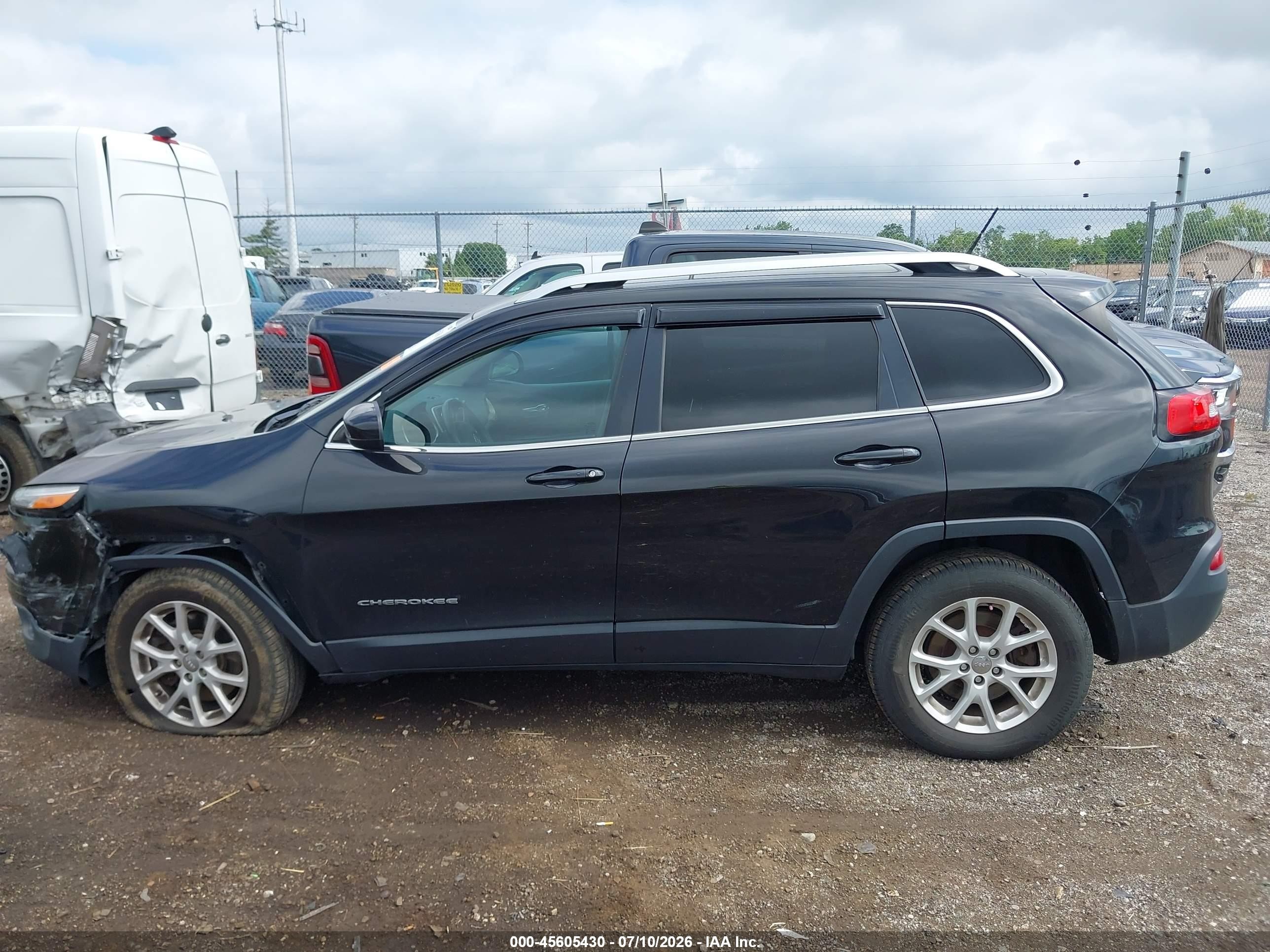 2015 Jeep Cherokee Latitude Черный vin: 1C4PJMCB2FW558681