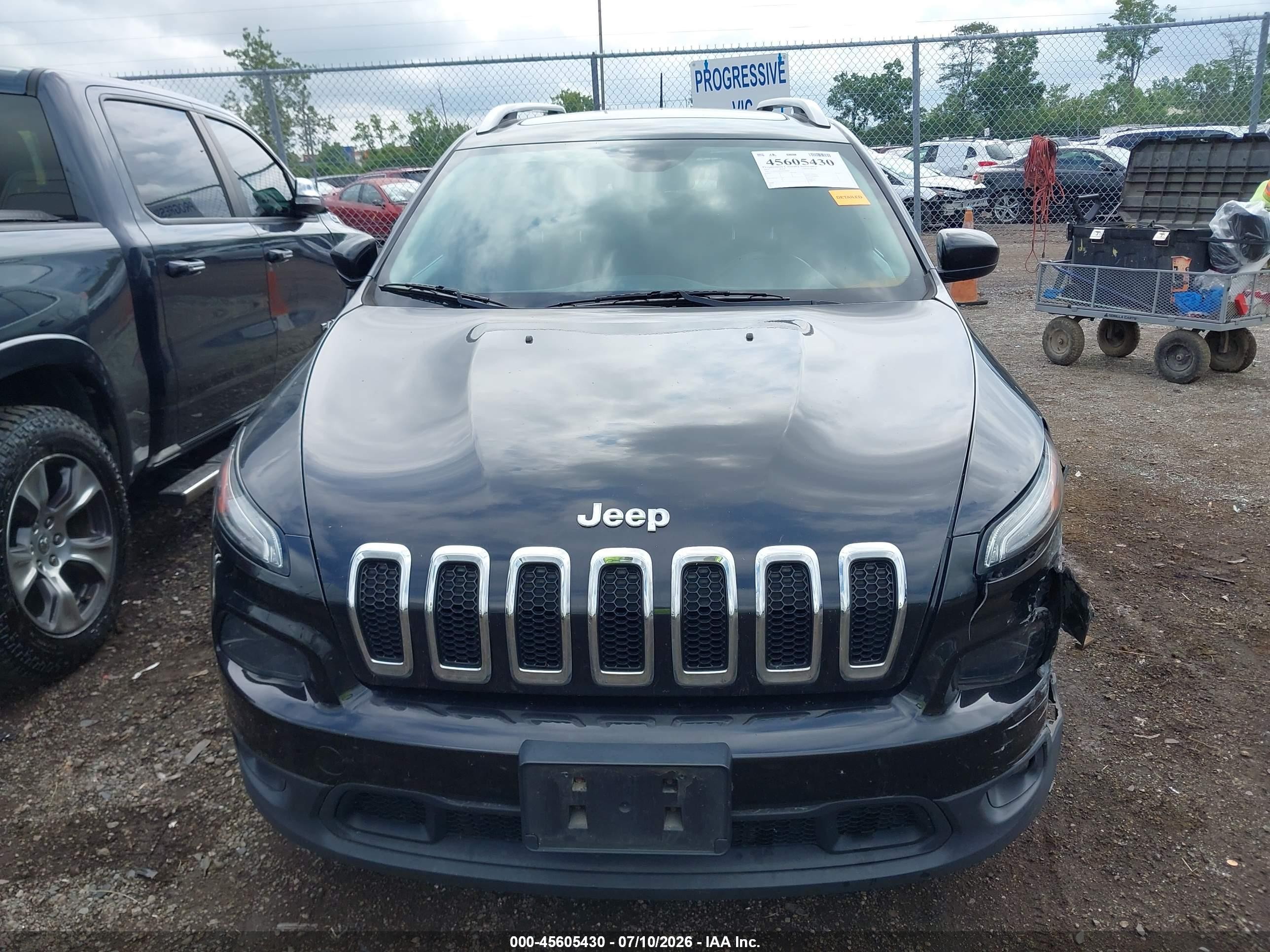 2015 Jeep Cherokee Latitude Черный vin: 1C4PJMCB2FW558681