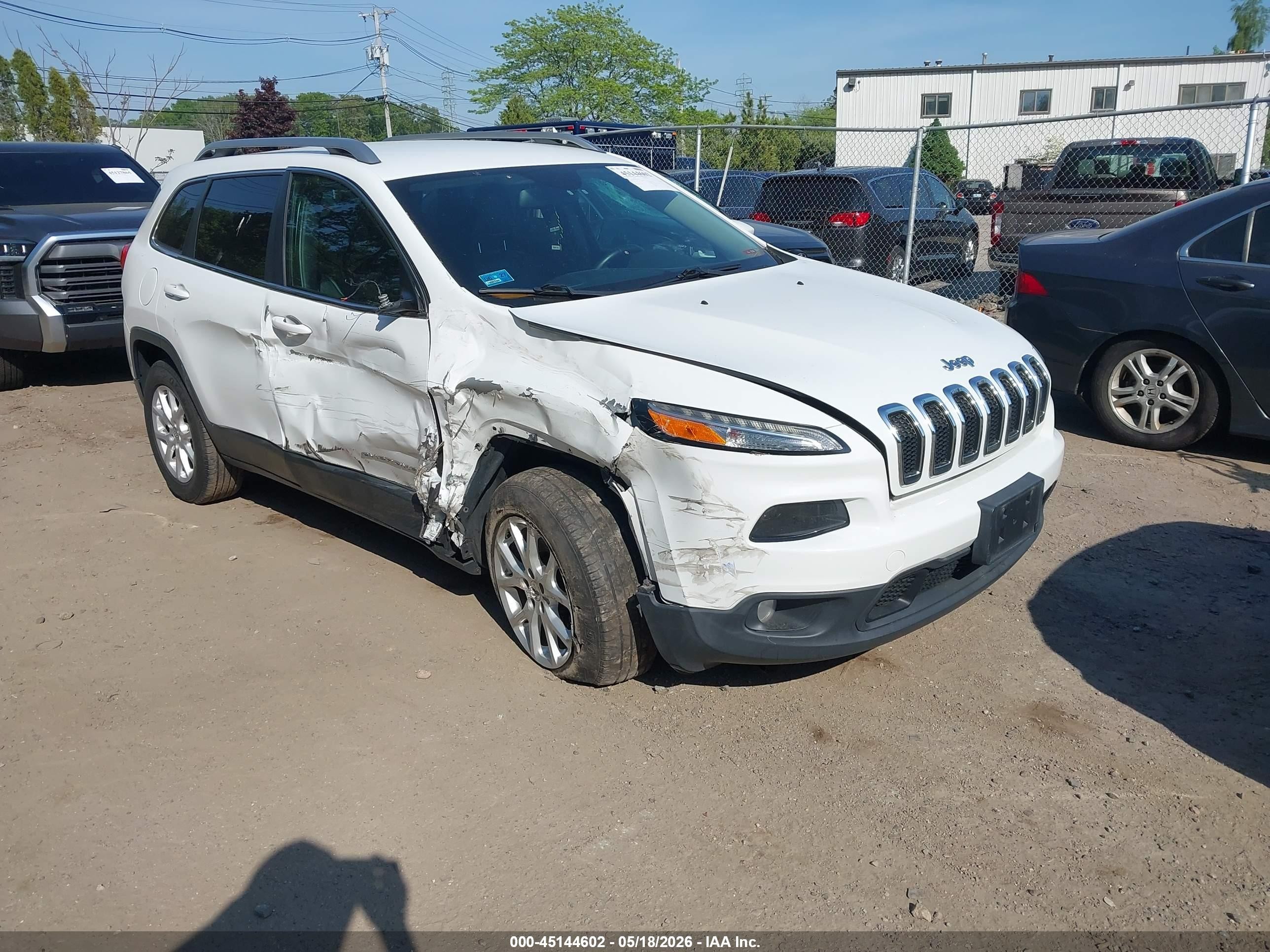 2015 Jeep Cherokee Latitude White vin: 1C4PJMCB2FW614862