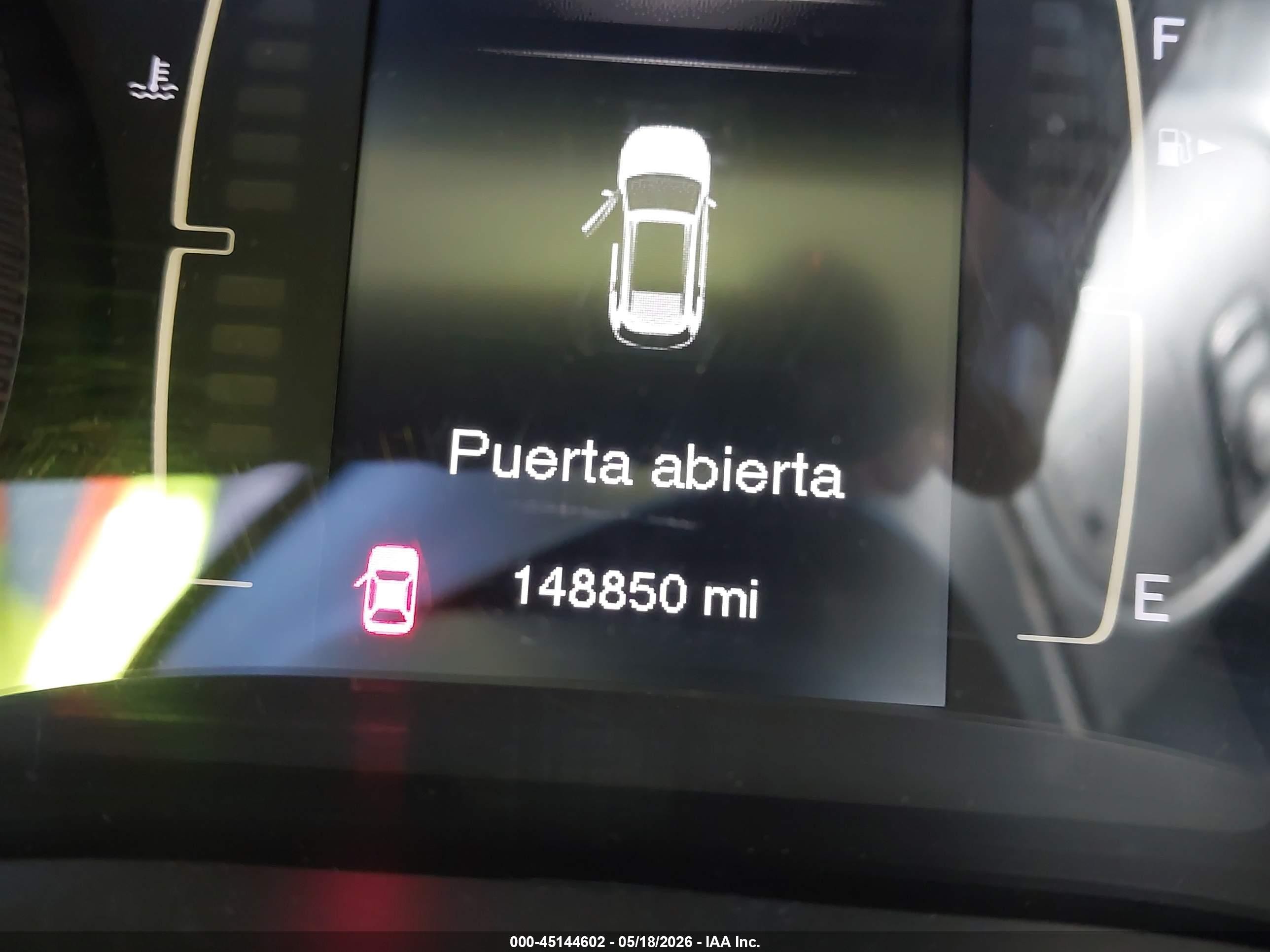 2015 Jeep Cherokee Latitude White vin: 1C4PJMCB2FW614862