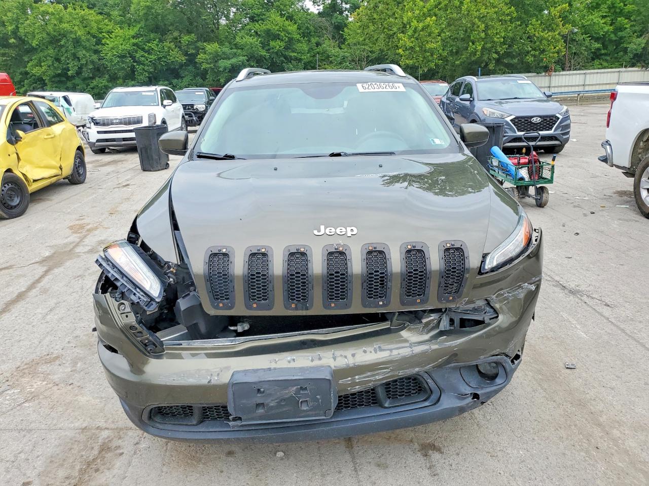 2015 Jeep Cherokee Latitude Green vin: 1C4PJMCB2FW645626