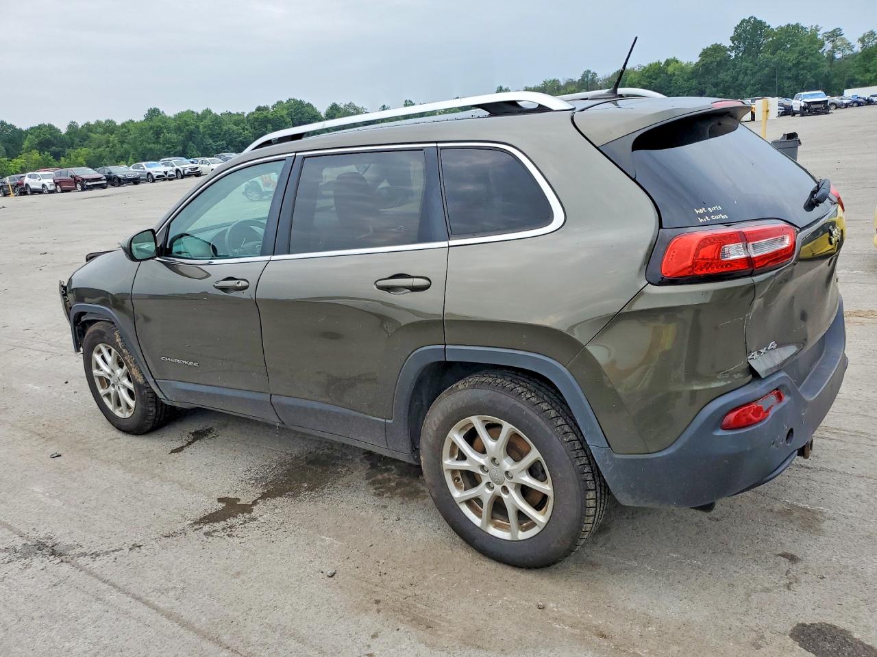 2015 Jeep Cherokee Latitude Green vin: 1C4PJMCB2FW645626