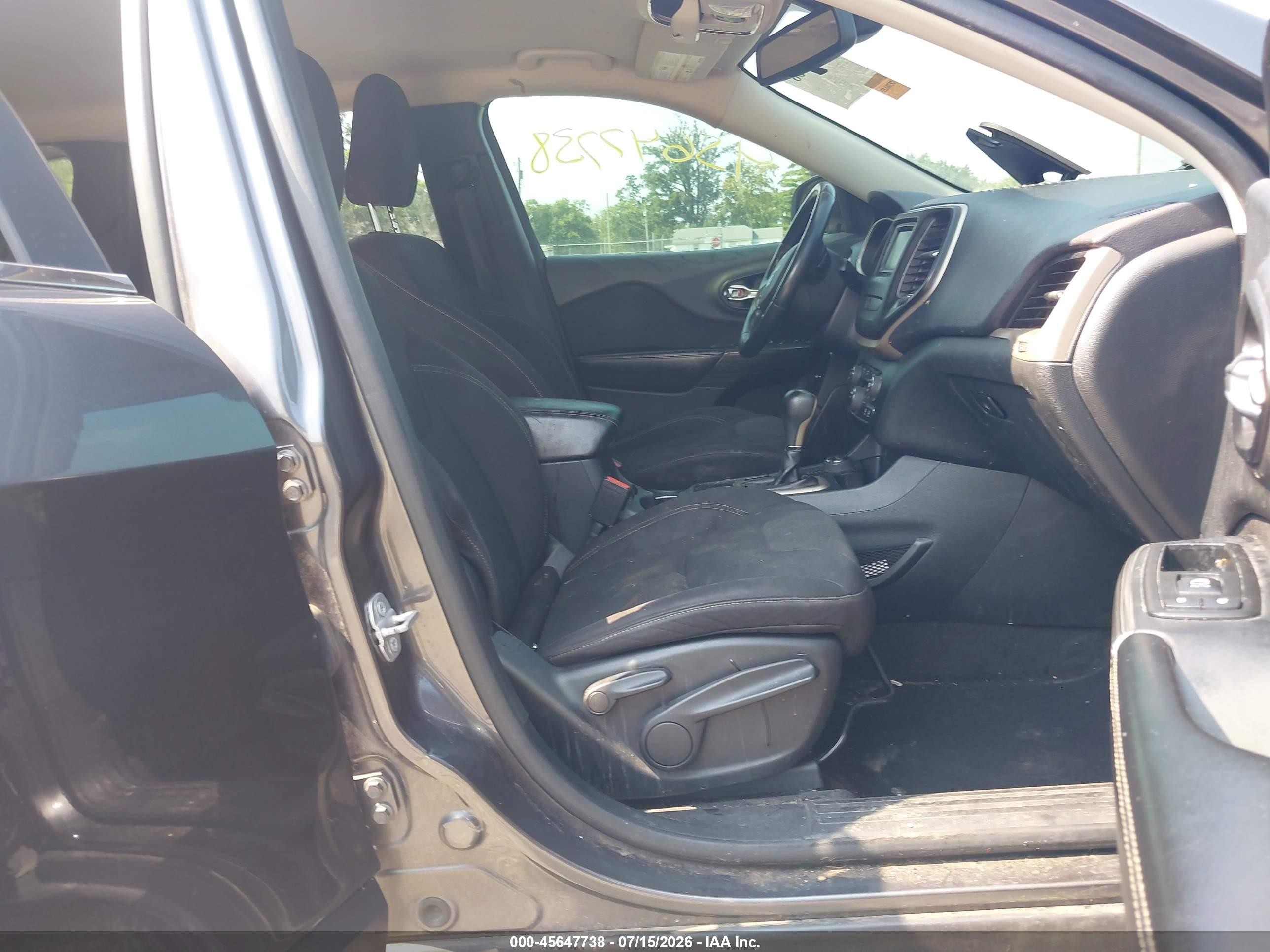 2015 Jeep Cherokee Latitude Pewter vin: 1C4PJMCB2FW645772