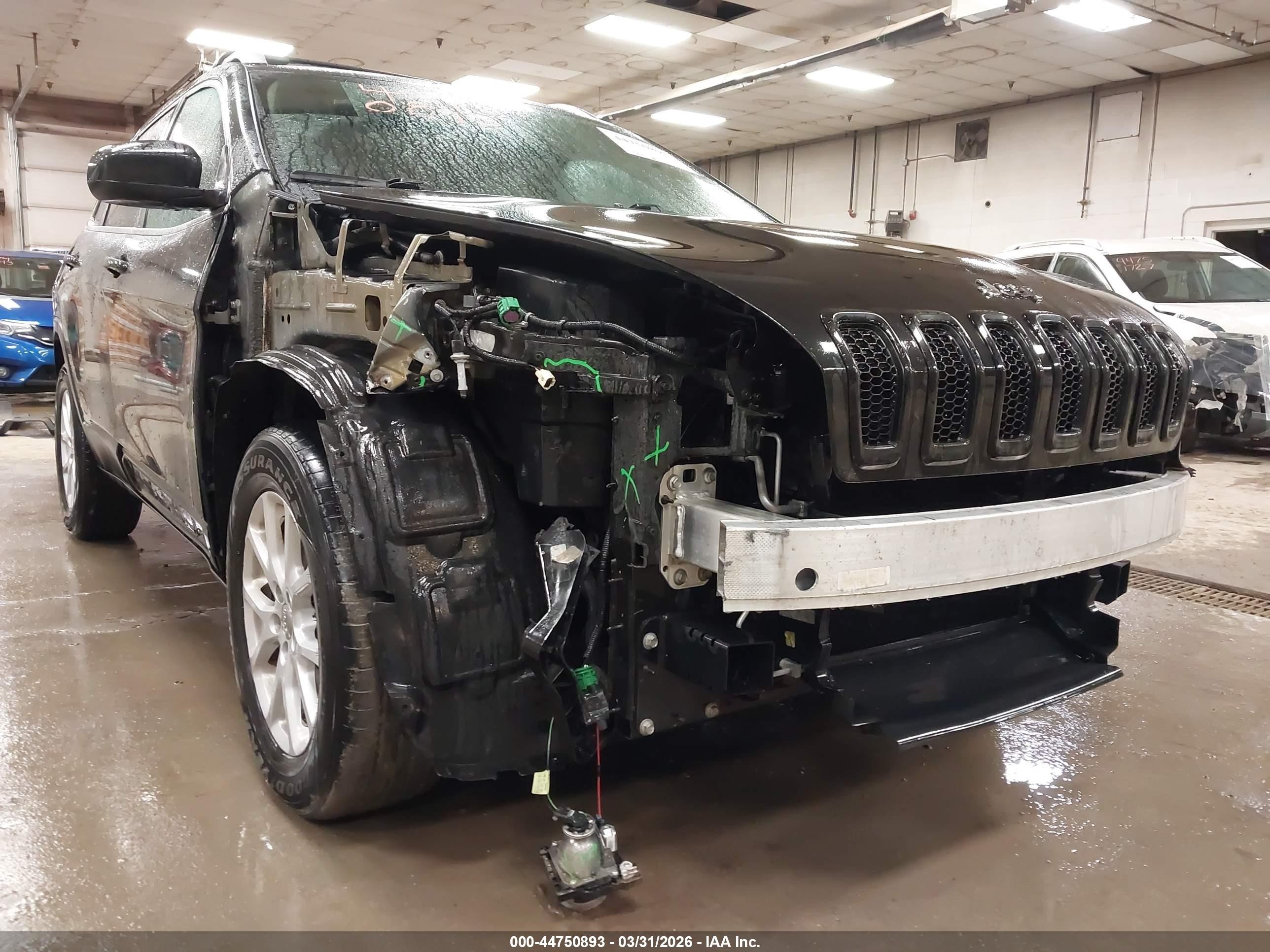 2015 Jeep Cherokee Latitude Black vin: 1C4PJMCB2FW679839
