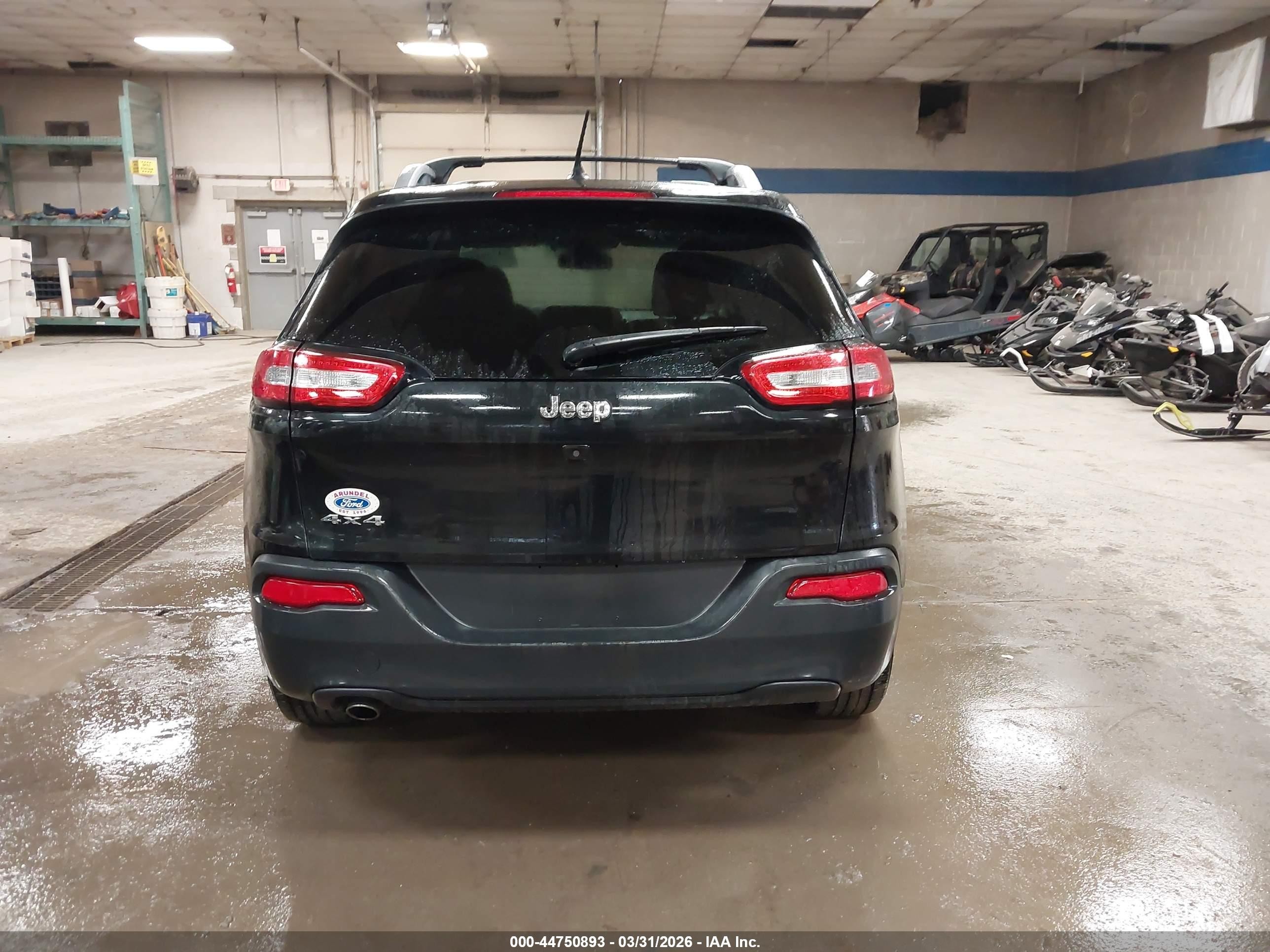 2015 Jeep Cherokee Latitude Black vin: 1C4PJMCB2FW679839
