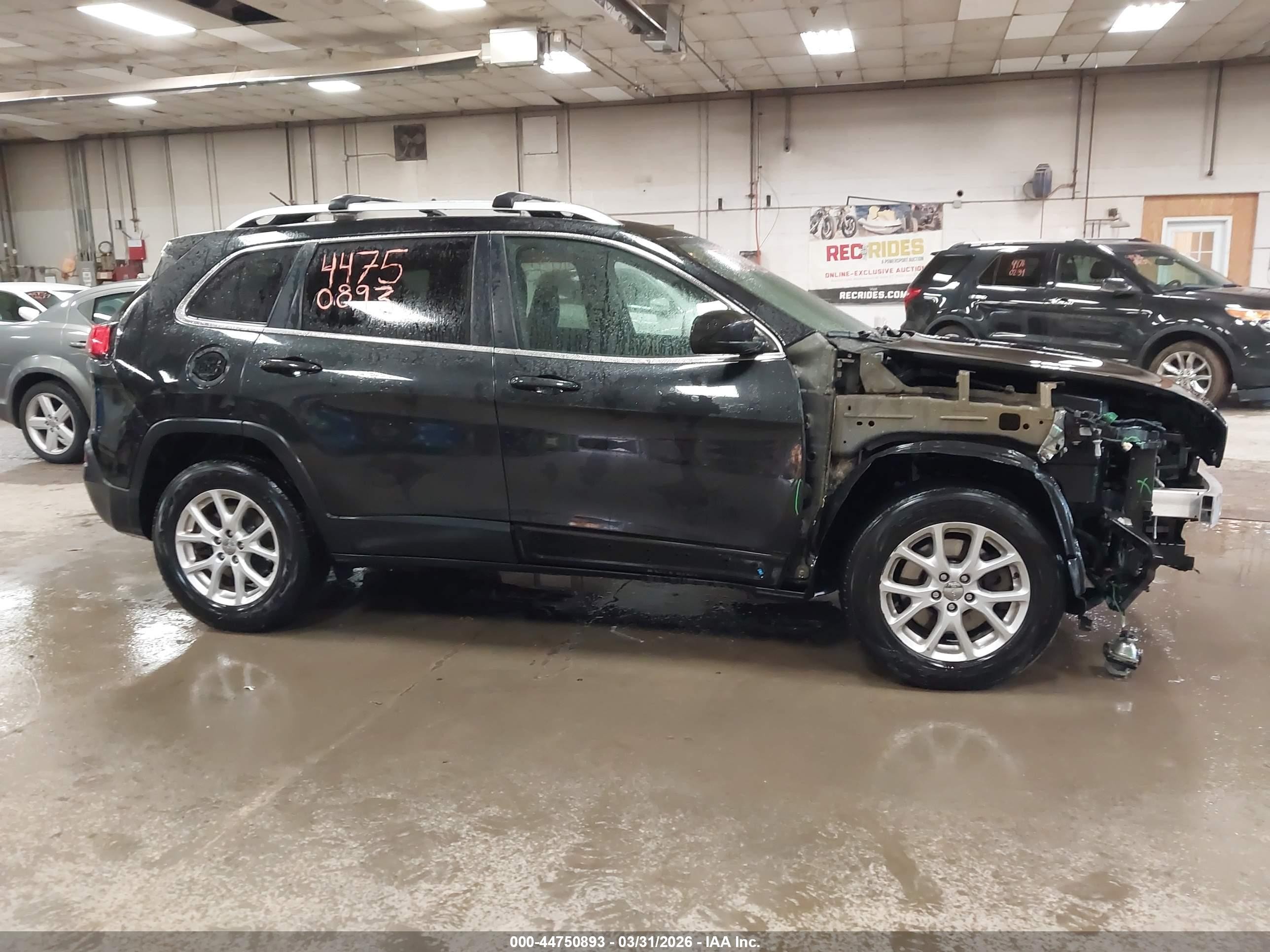2015 Jeep Cherokee Latitude Black vin: 1C4PJMCB2FW679839